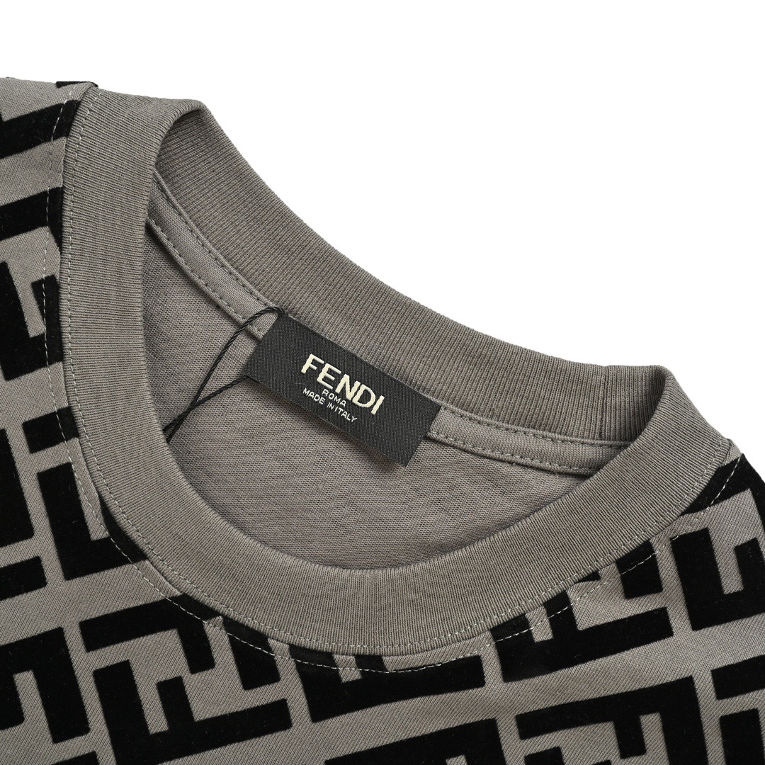Fendi/芬迪 24ss FF满印植绒短袖-Chinese UA Cheap High Quatity Brand Clothes Bags handbags Sneakers wholesale wholesaler seller from China Factory suppliers Fashion Clothing Shoes best Quality Beautiful Price Fendi/芬迪 24ss FF满印植绒短袖