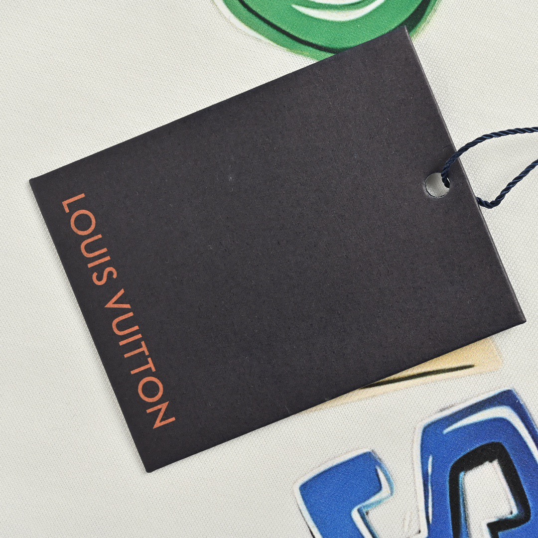 Louis Vuitton/路易威登 24ss 彩色项链吊坠短袖-Chinese UA Cheap High Quatity Brand Clothes Bags handbags Sneakers wholesale wholesaler seller from China Factory suppliers Fashion Clothing Shoes best Quality Beautiful Price Louis Vuitton/路易威登 24ss 彩色项链吊坠短袖