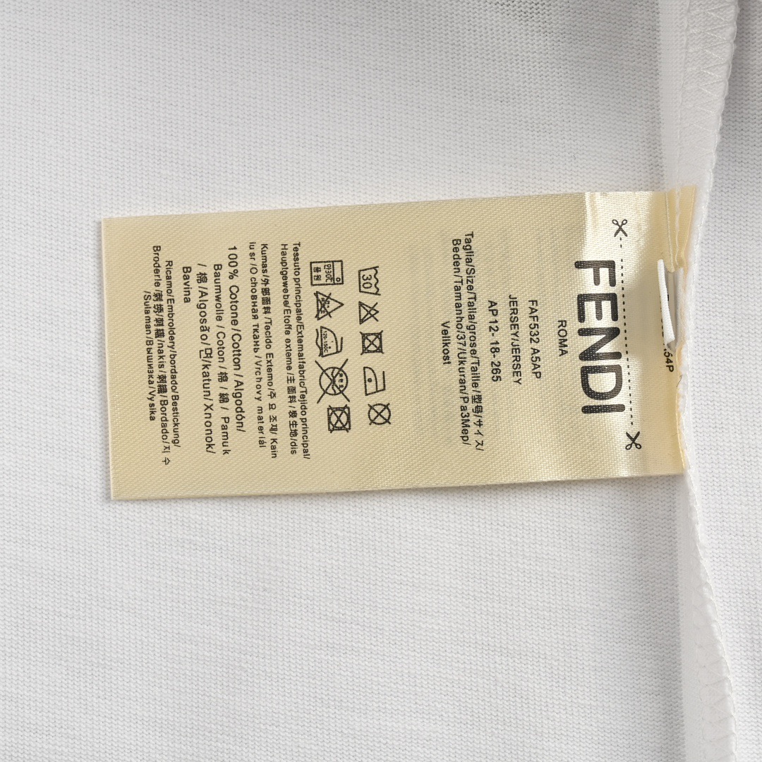 Fendi/芬迪 24ss 胸包印花短袖 黑 白