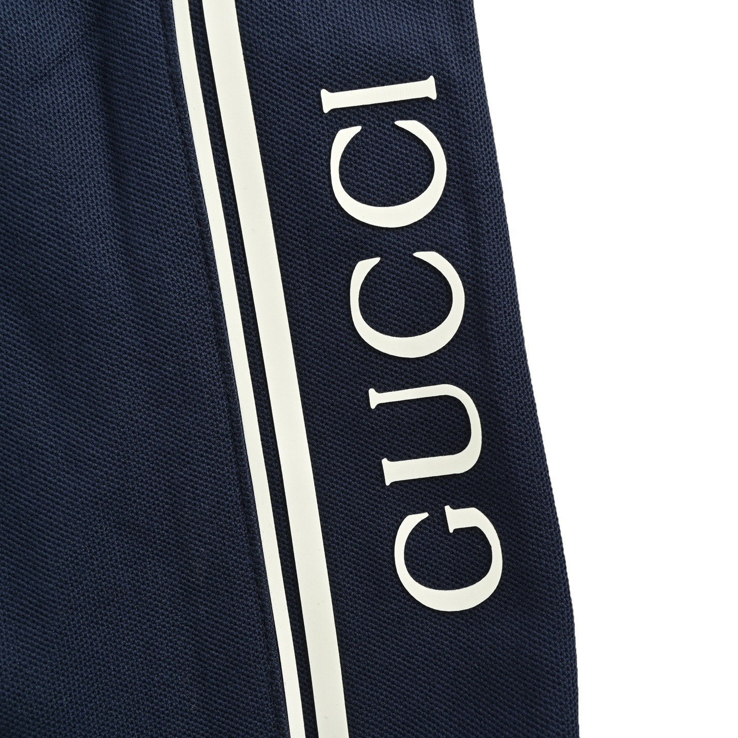 Gucci/古驰 24ss 侧边白条字母压胶短裤-Chinese UA Cheap High Quatity Brand Clothes Bags handbags Sneakers wholesale wholesaler seller from China Factory suppliers Fashion Clothing Shoes best Quality Beautiful Price Gucci/古驰 24ss 侧边白条字母压胶短裤