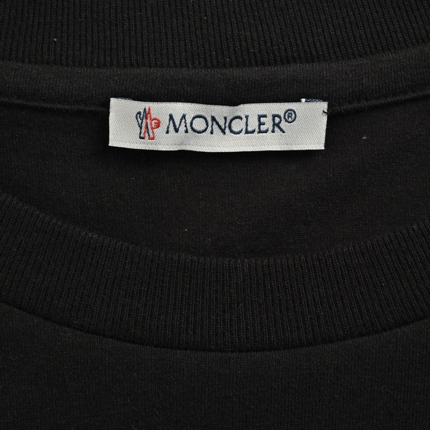 Moncler/蒙口 25ss 经典胸口小标短袖
