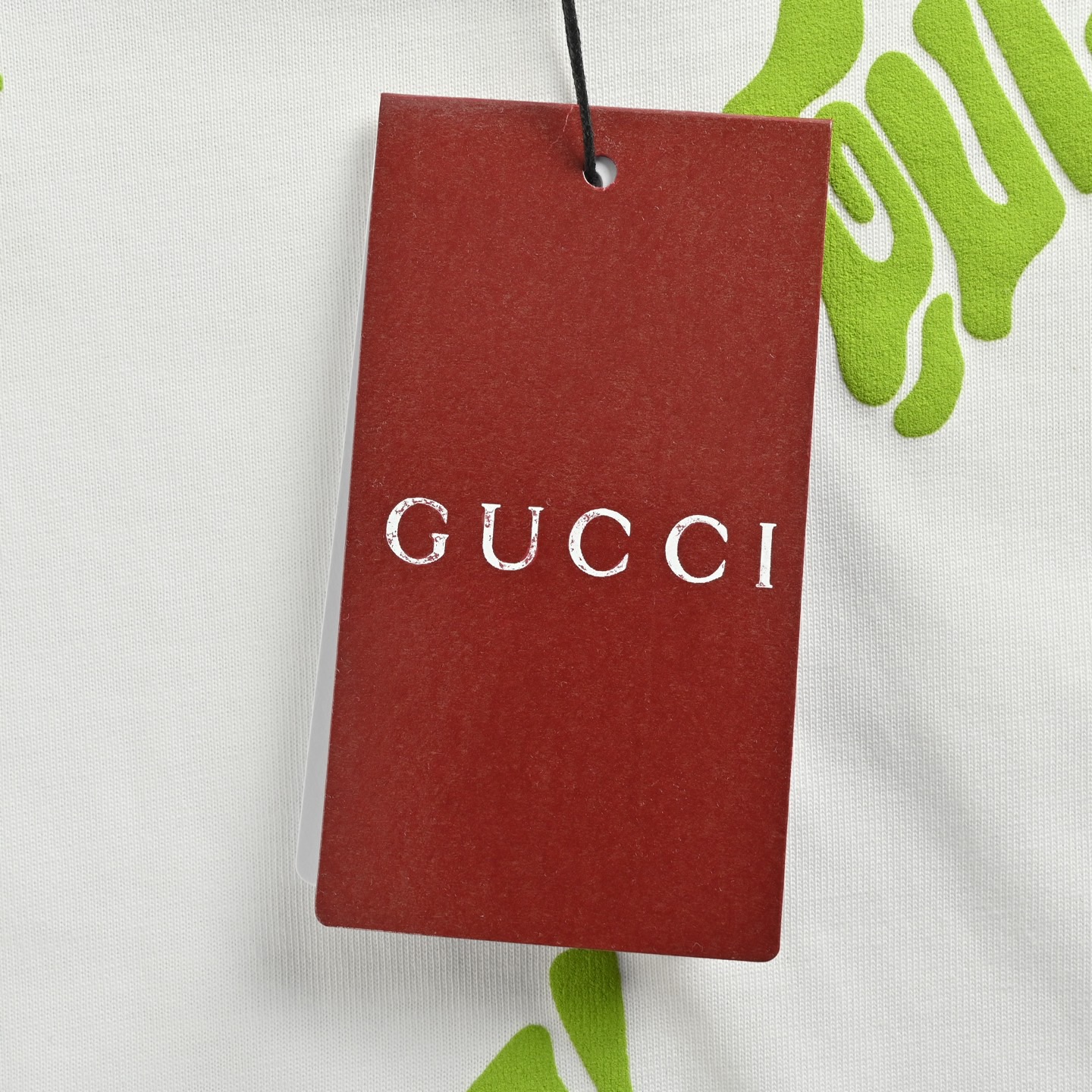 Gucci/古驰 25ss 绿色发泡印花短袖 GUCCI新款T恤采用重磅白色针织棉制成-Chinese UA Cheap High Quatity Brand Clothes Bags handbags Sneakers wholesale wholesaler seller from China Factory suppliers Fashion Clothing Shoes best Quality Beautiful Price Gucci/古驰 25ss 绿色发泡印花短袖 GUCCI新款T恤采用重磅白色针织棉制成