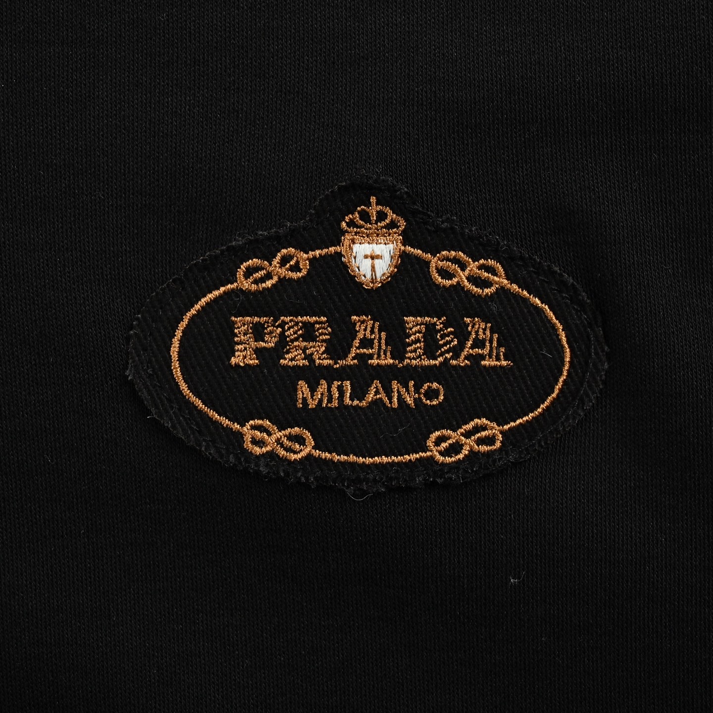 Prada/普拉达 25ss 胸口刺绣贴布徽标短袖