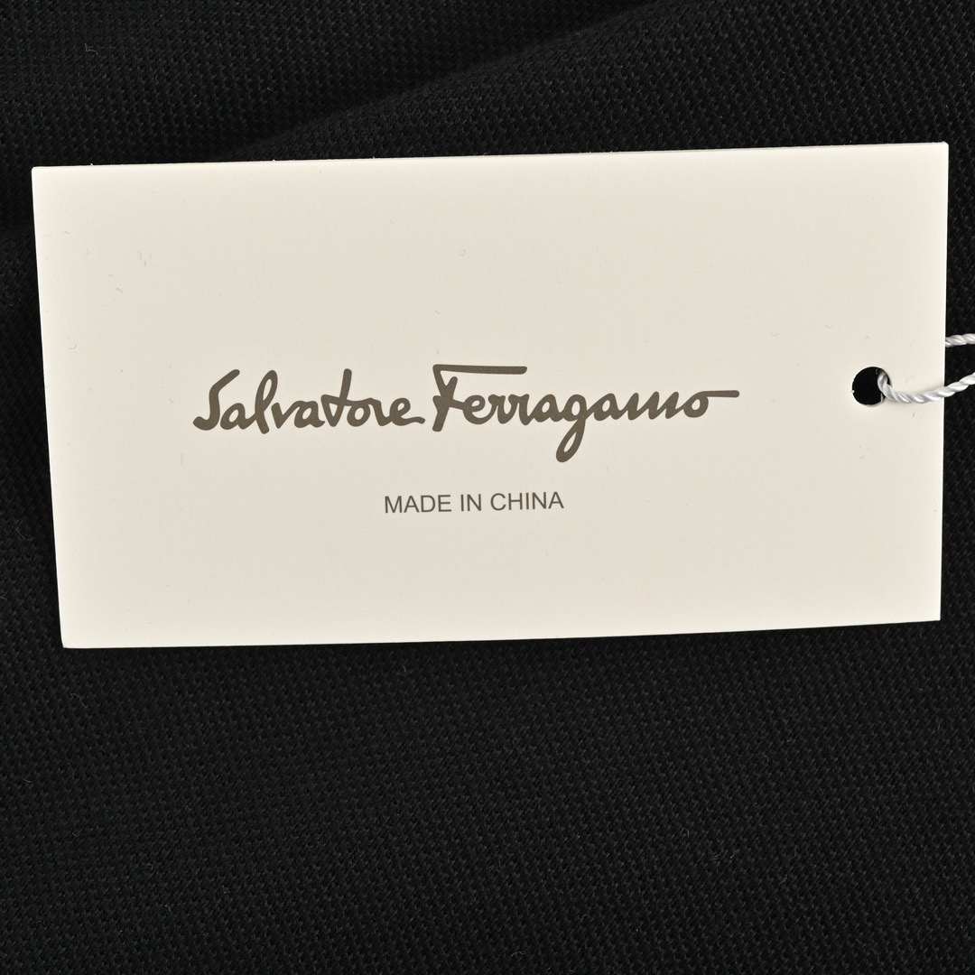 Ferragamo/菲拉格慕 24ss 胸口刺绣字母小标Polo短袖