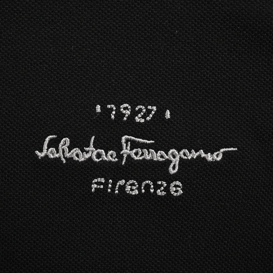 Ferragamo/菲拉格慕 24ss 胸口刺绣字母小标Polo短袖