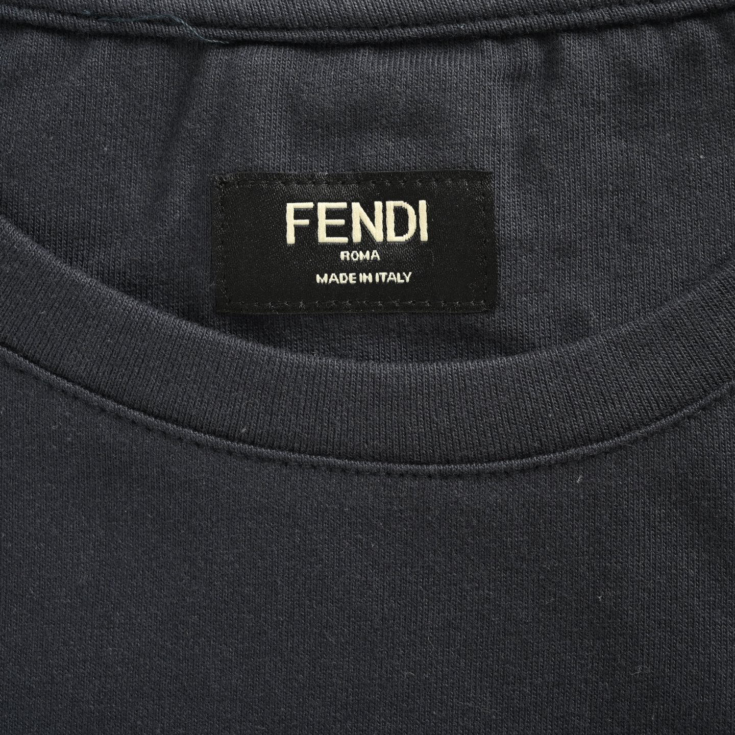 Fendi/芬迪 25ss 暗纹刺绣字母logo短袖