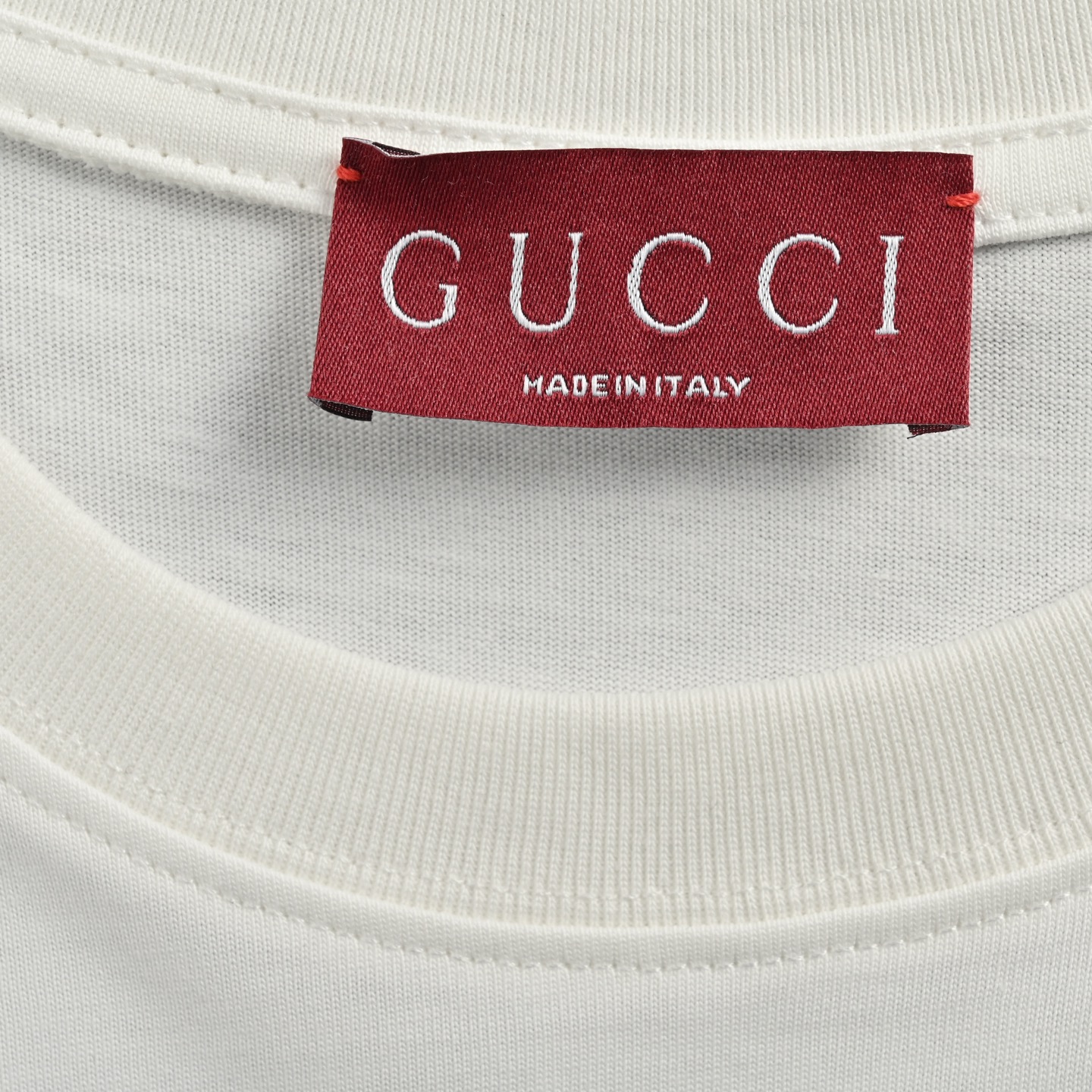 Gucci/古驰 25ss 镂空字母logo印花短袖 黑色 白色