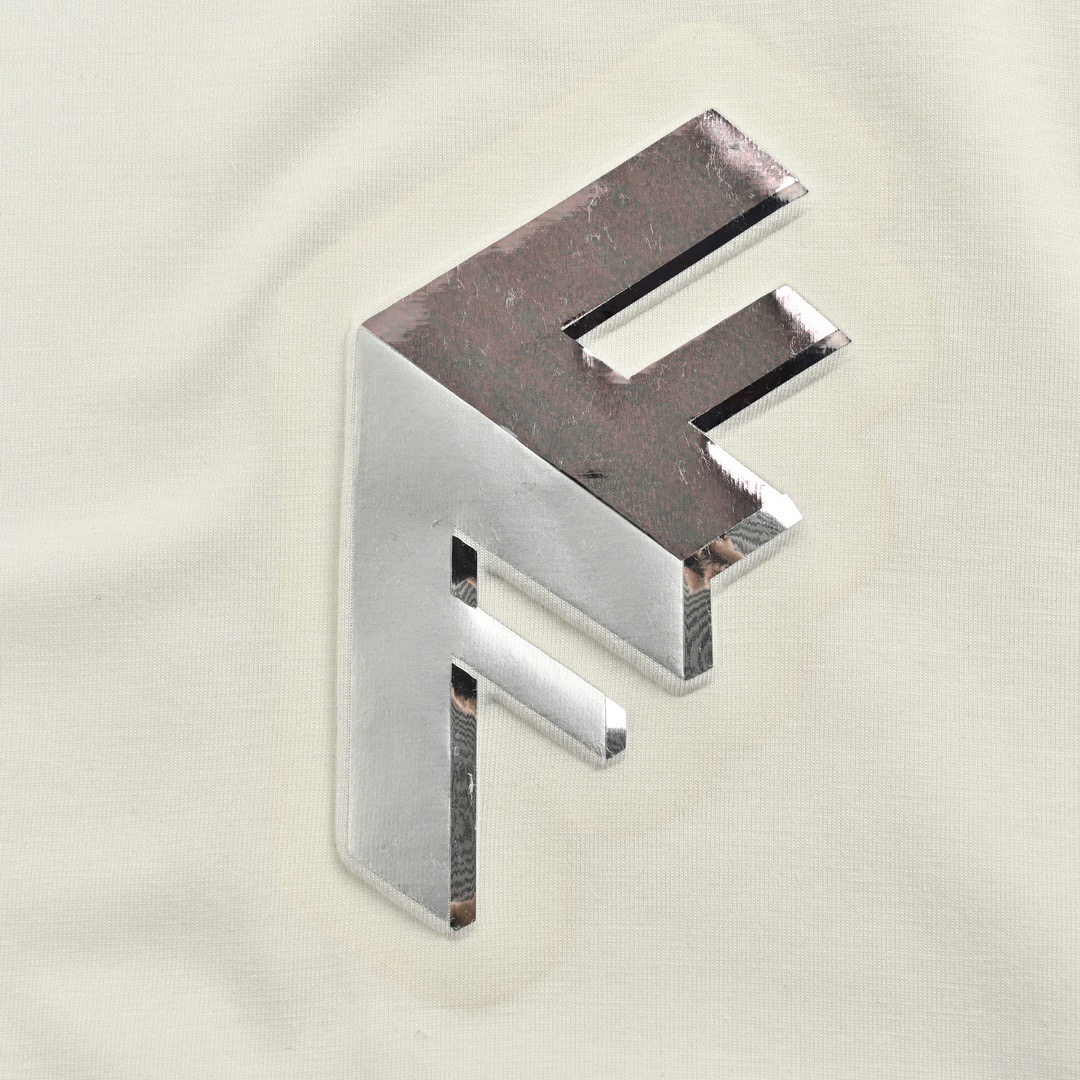 Fendi/芬迪 FF 3D立体字母短袖