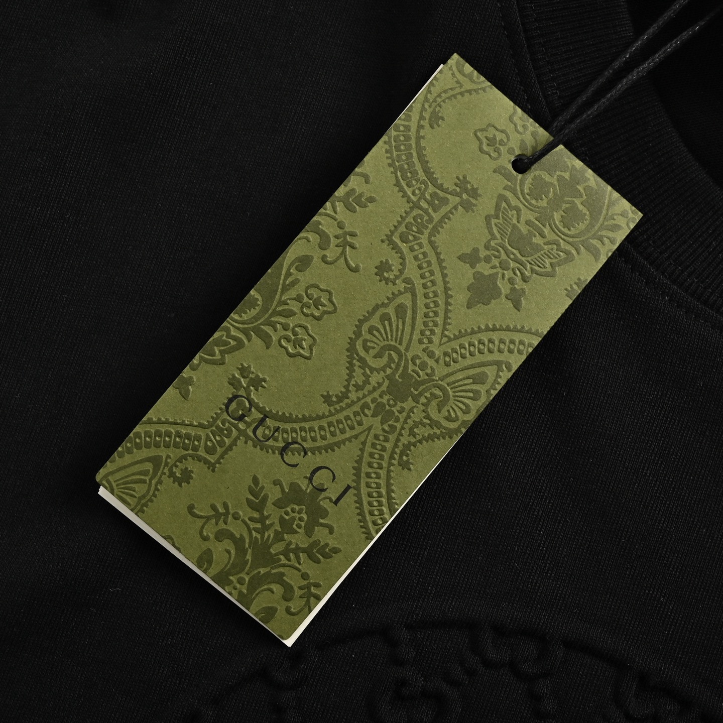 Gucci/古驰 浮雕压花字母logo短袖 黑色 白色