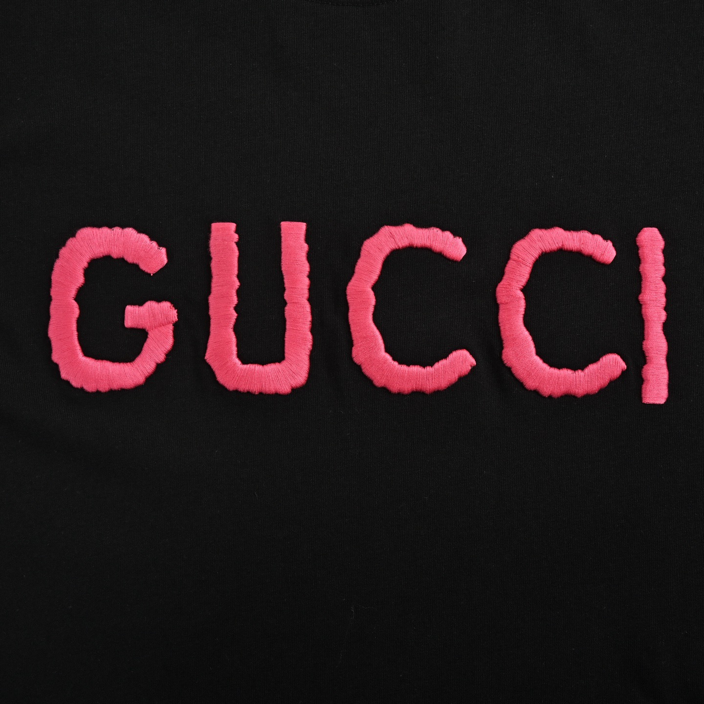 Gucci/古驰 粉色字母logo刺绣短袖 黑色 白色