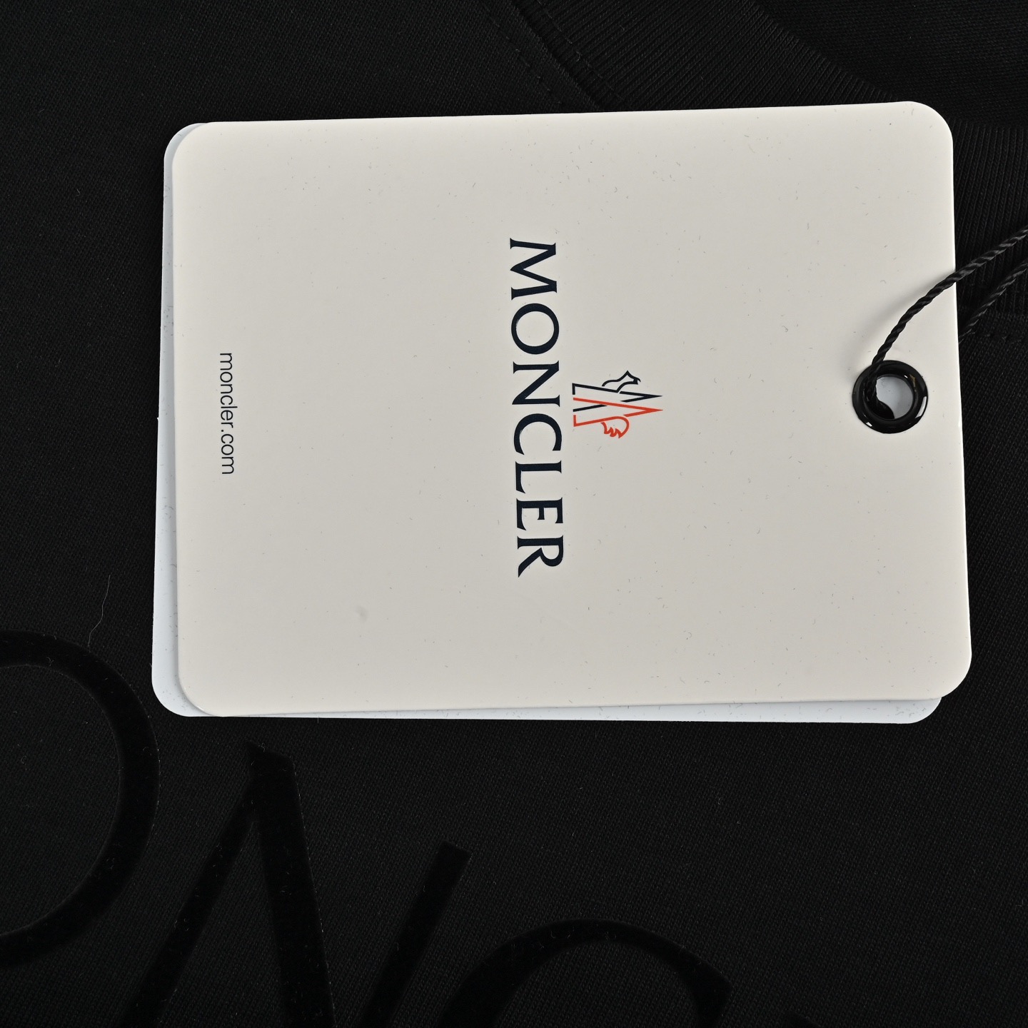 Moncler/蒙口 经典植绒字母logo印花短袖 黑色/白色