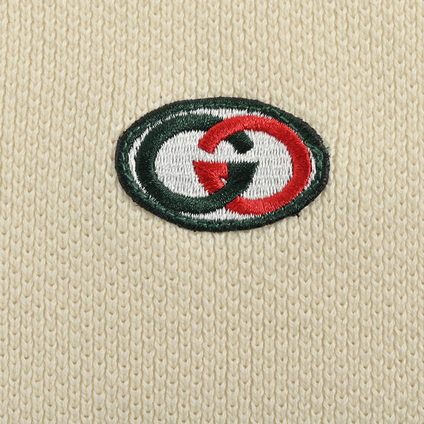 Gucci/古驰 胸口双G刺绣拼接Polo针织短袖 象牙白色针织棉 红蓝嵌花 互扣式双G刺绣贴饰