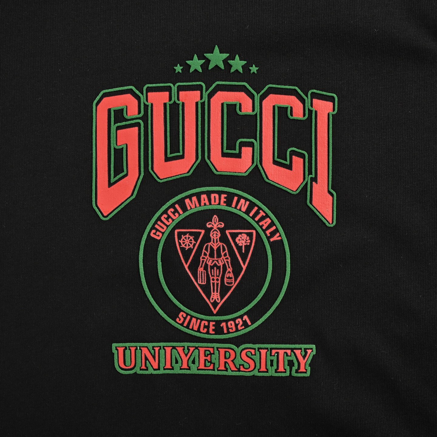 Gucci/古驰 25ss 胸口字母徽章印花短袖 黑色 白色
