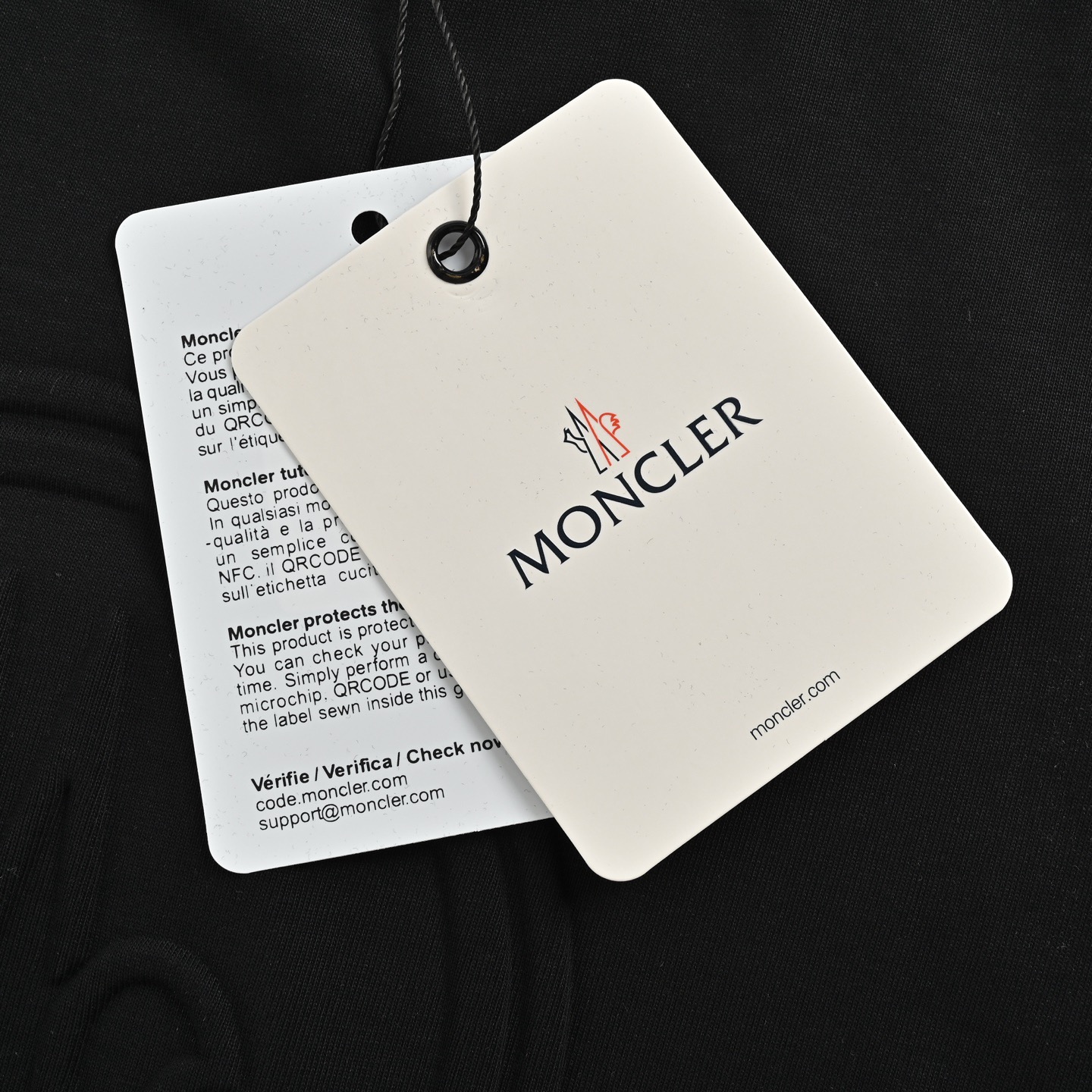 Moncler/蒙口 25ss 浮雕压花logo短袖