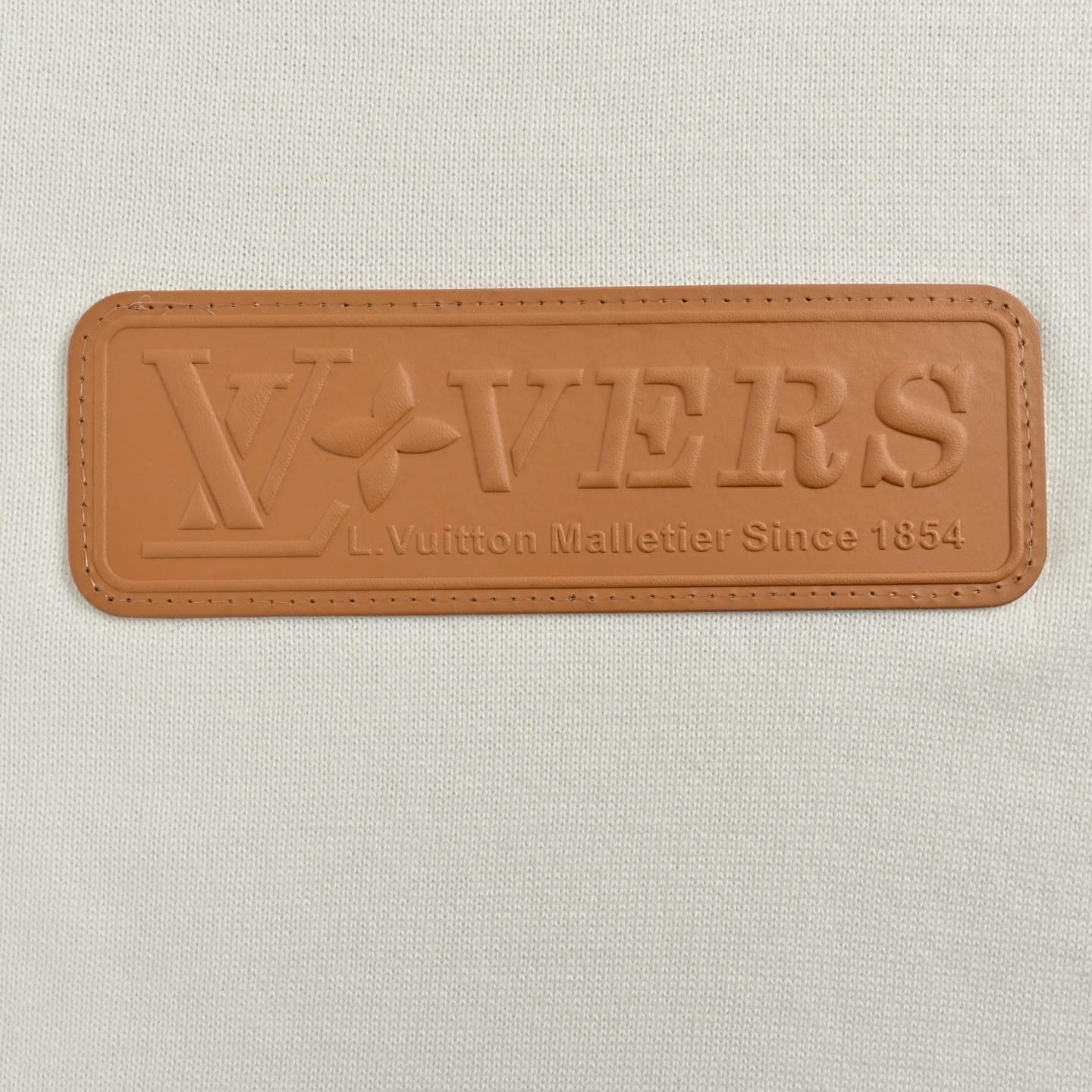 Louis Vuitton/路易威登 25ss 胸前皮牌针织短袖