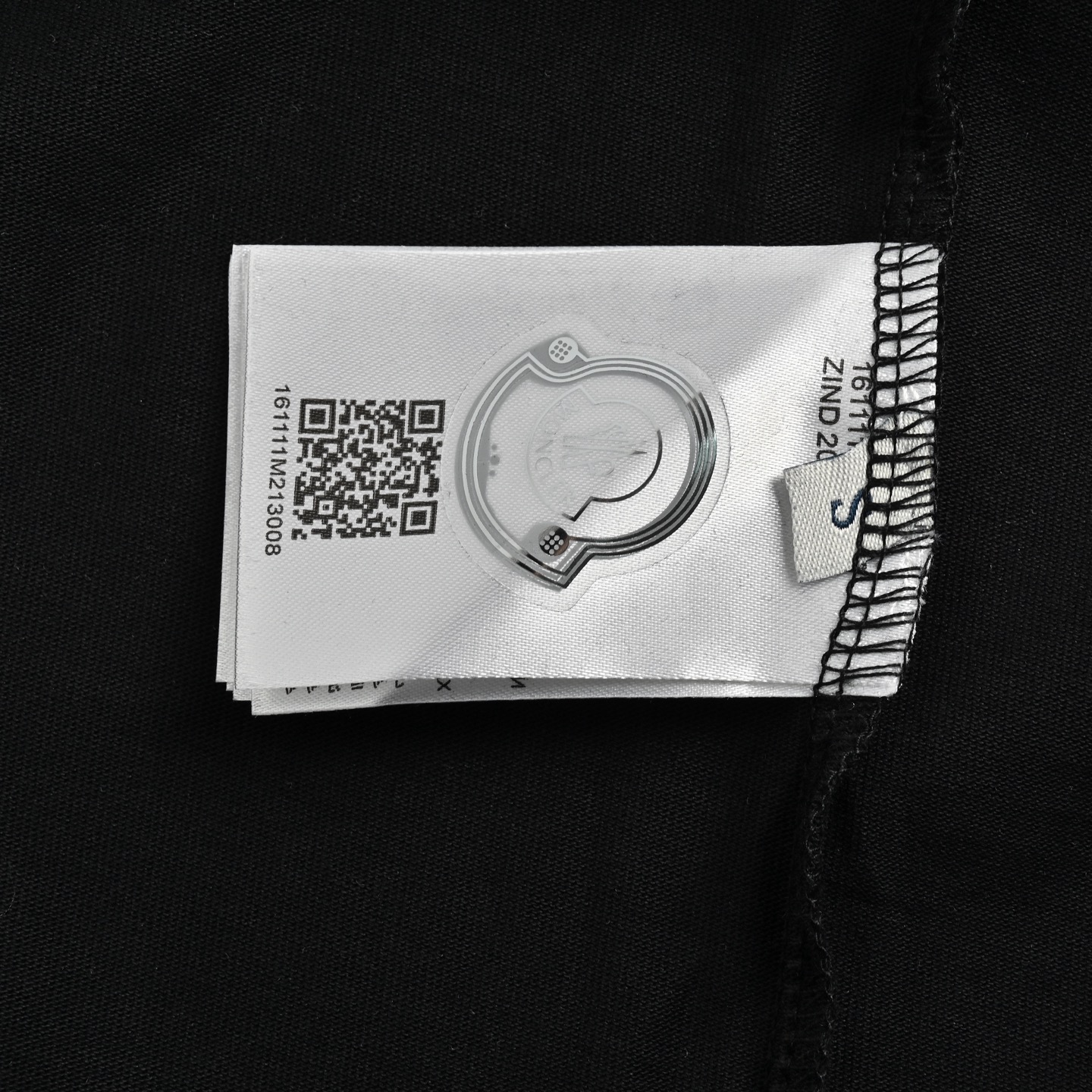 MONCLER/蒙口 经典印花袖袋短袖黑色/白色-Chinese UA Cheap High Quatity Brand Clothes Bags handbags Sneakers wholesale wholesaler seller from China Factory suppliers Fashion Clothing Shoes best Quality Beautiful Price MONCLER/蒙口 经典印花袖袋短袖黑色/白色