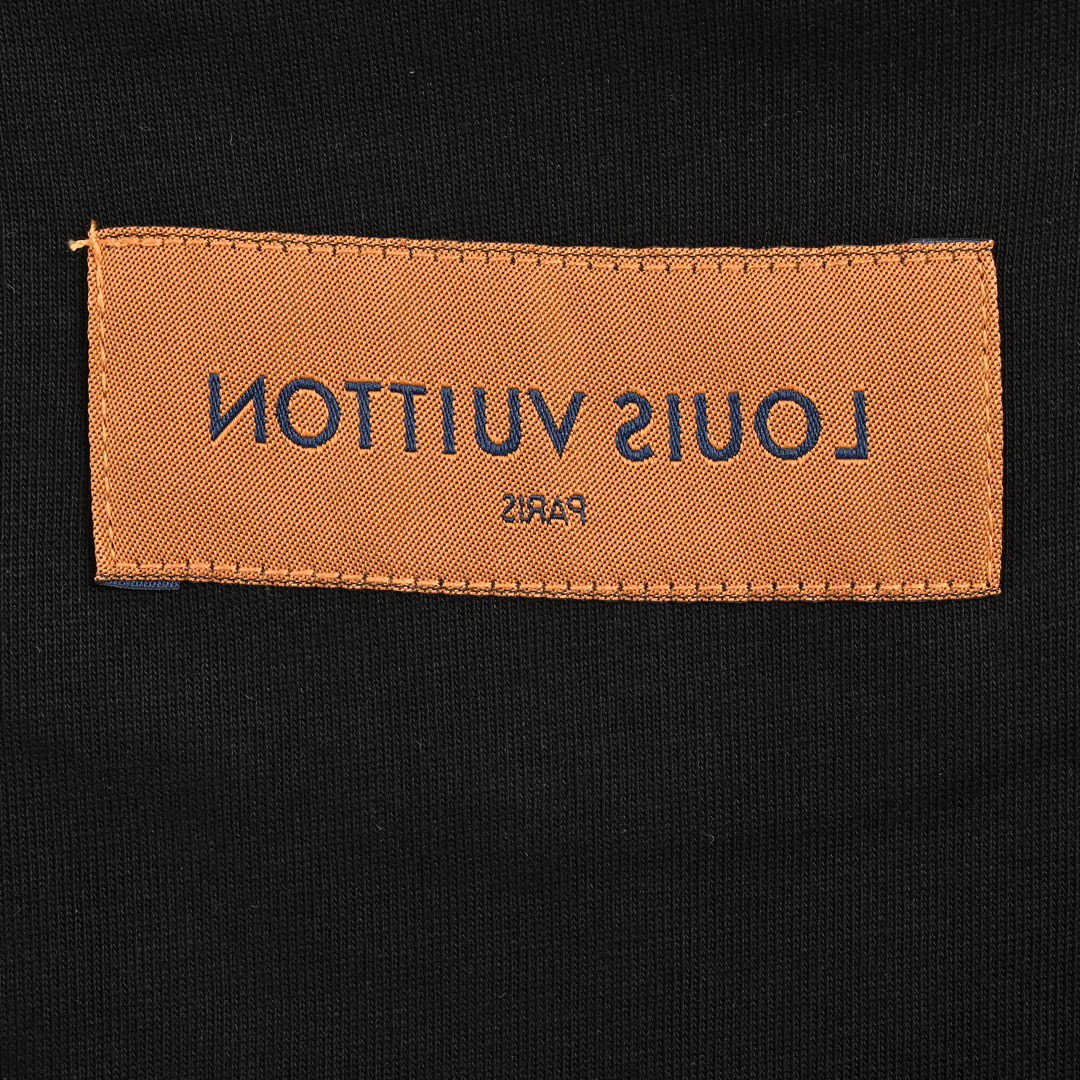 Louis Vuitton/路易威登 24ss 口袋老花浮雕压花短袖