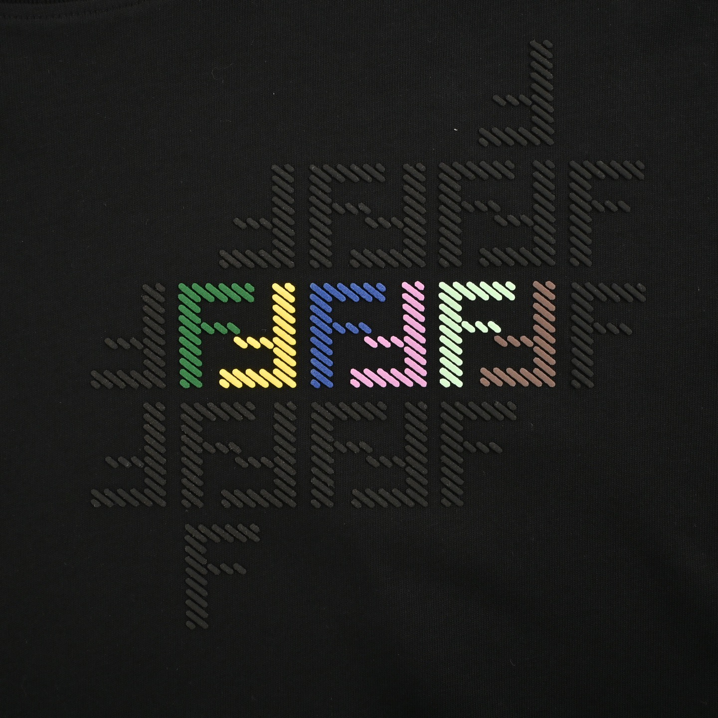 Fendi/芬迪 FF彩色发泡印花短袖 黑色 白色