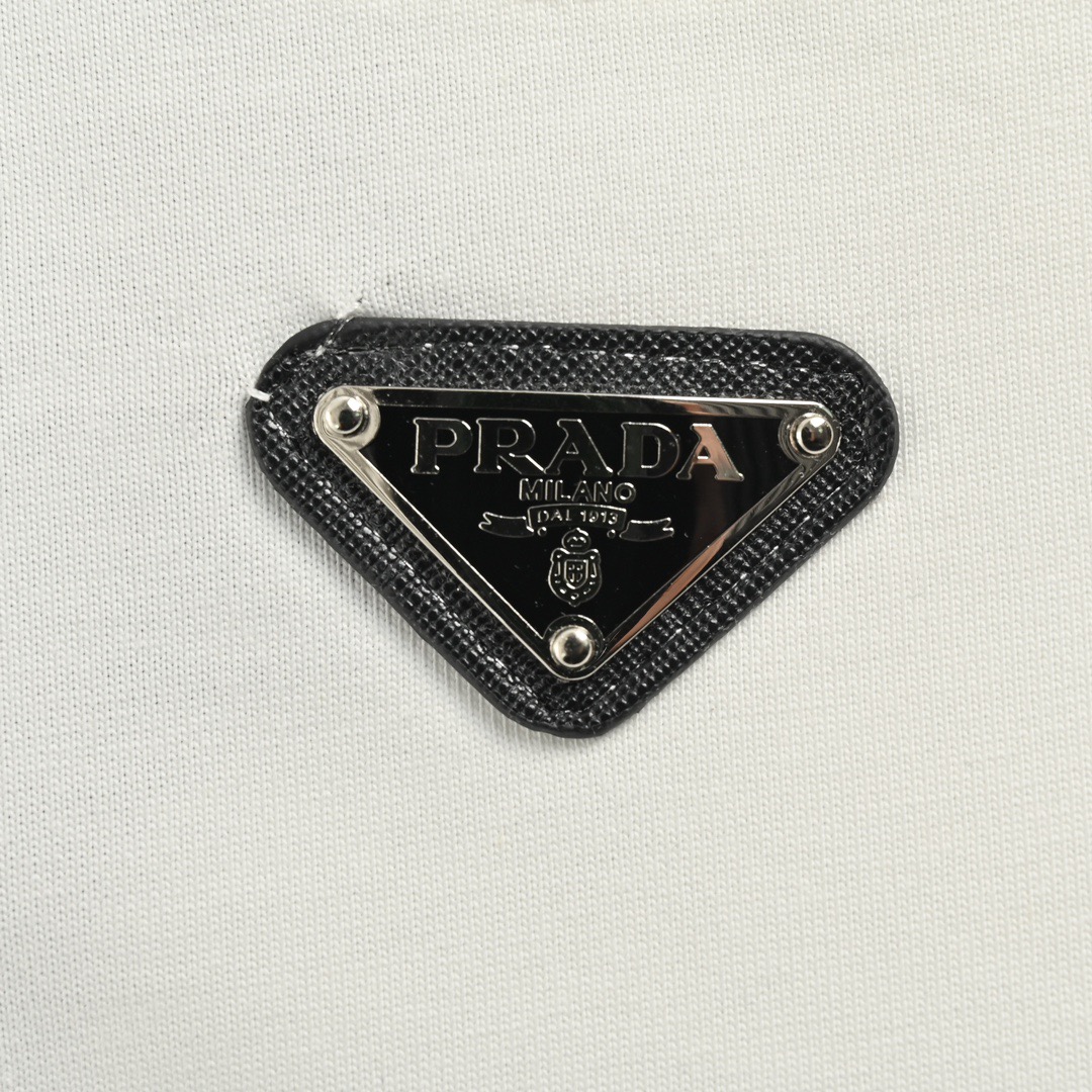 Prada/普拉达 23ss 领口三角标短袖 简约百搭经典