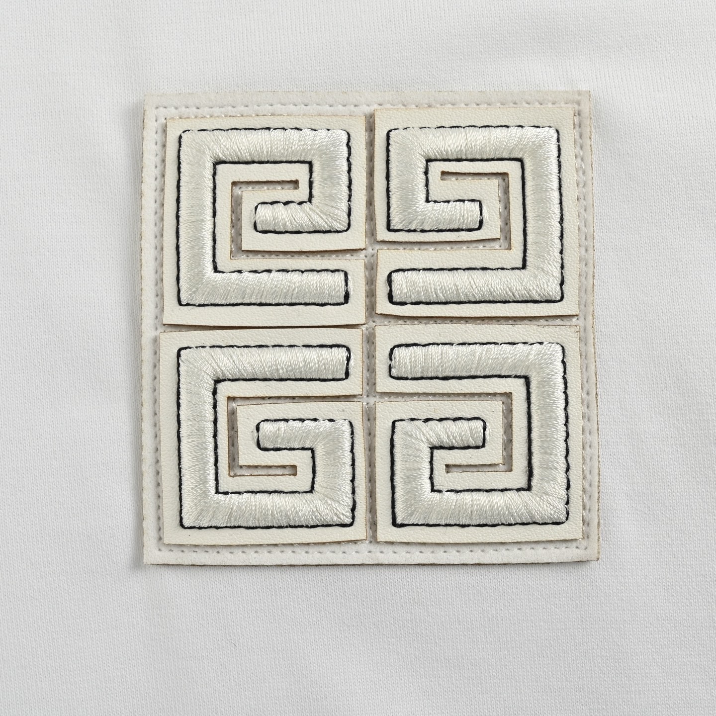 GIVENCHY/纪梵希 25ss 胸口4G明线刺绣短袖