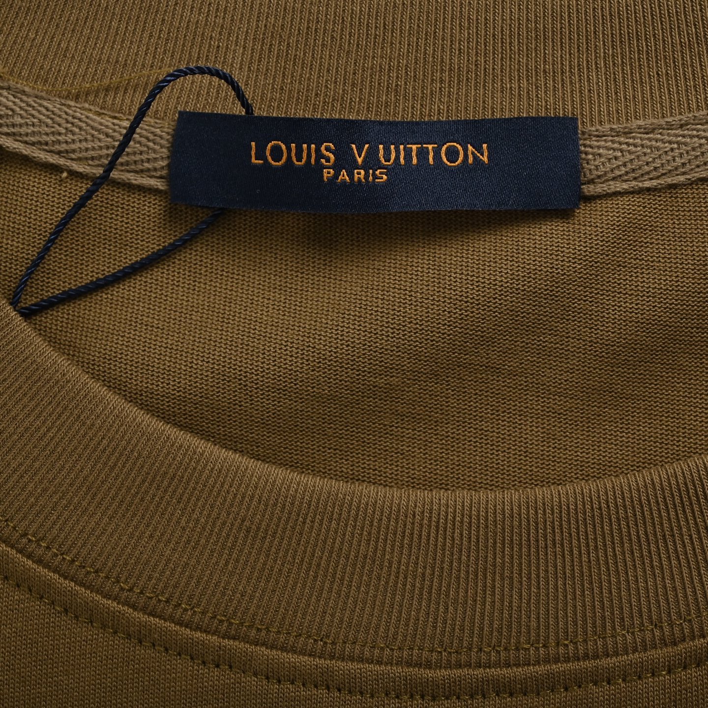 Louis Vuitton/路易威登 24ss 麻绳绳结刺绣短袖-Chinese UA Cheap High Quatity Brand Clothes Bags handbags Sneakers wholesale wholesaler seller from China Factory suppliers Fashion Clothing Shoes best Quality Beautiful Price Louis Vuitton/路易威登 24ss 麻绳绳结刺绣短袖