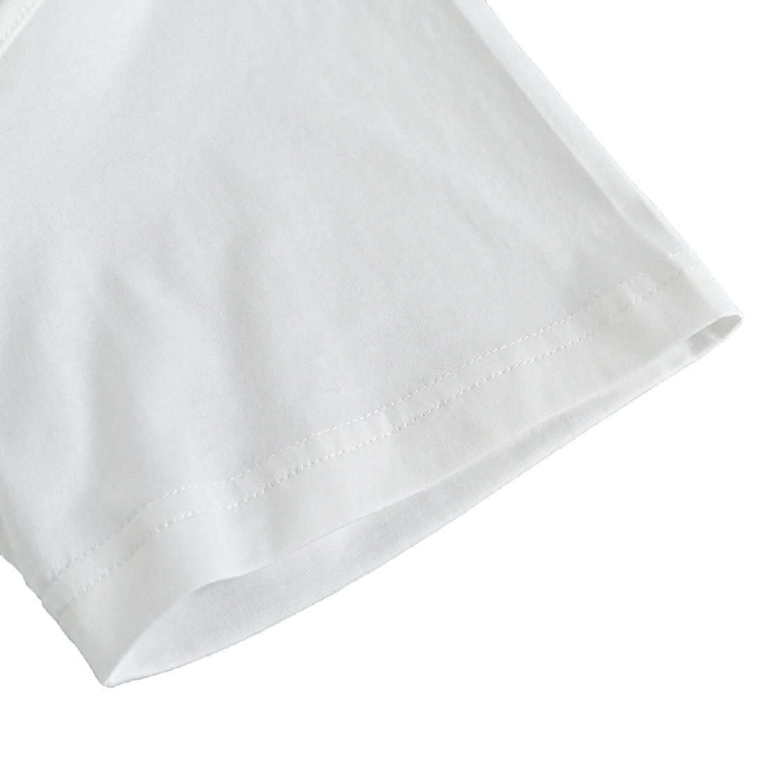 Burberry/巴宝莉 22ss 发泡印花字母短袖