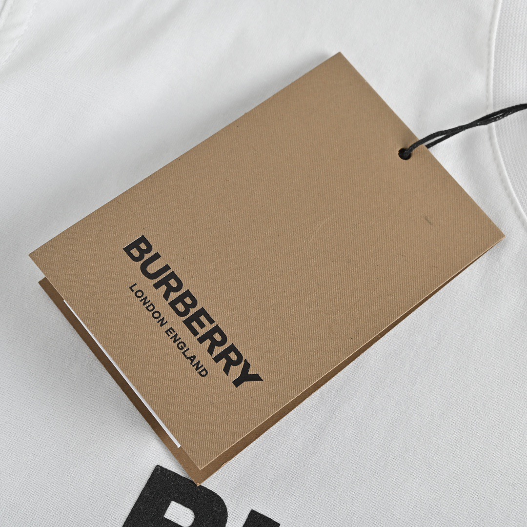 Burberry/巴宝莉 22ss 发泡印花字母短袖