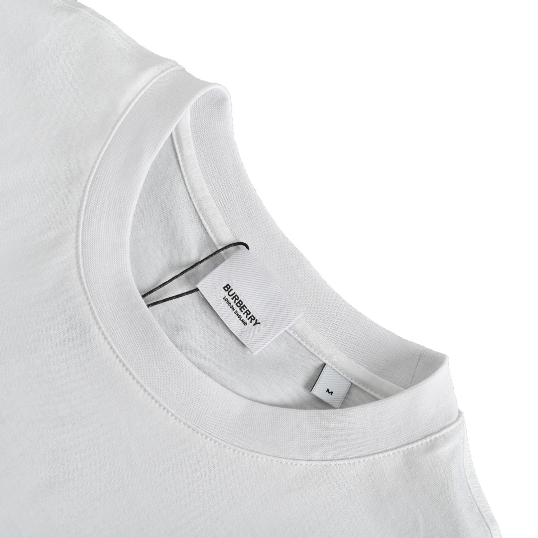 Burberry/巴宝莉 22ss 发泡印花字母短袖