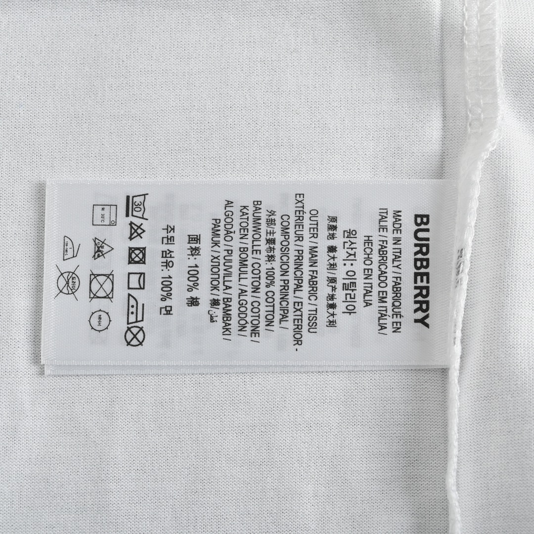 Burberry/巴宝莉 22ss 发泡印花字母短袖