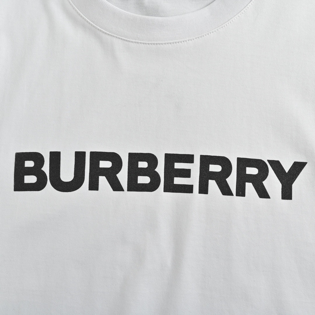 Burberry/巴宝莉 22ss 发泡印花字母短袖