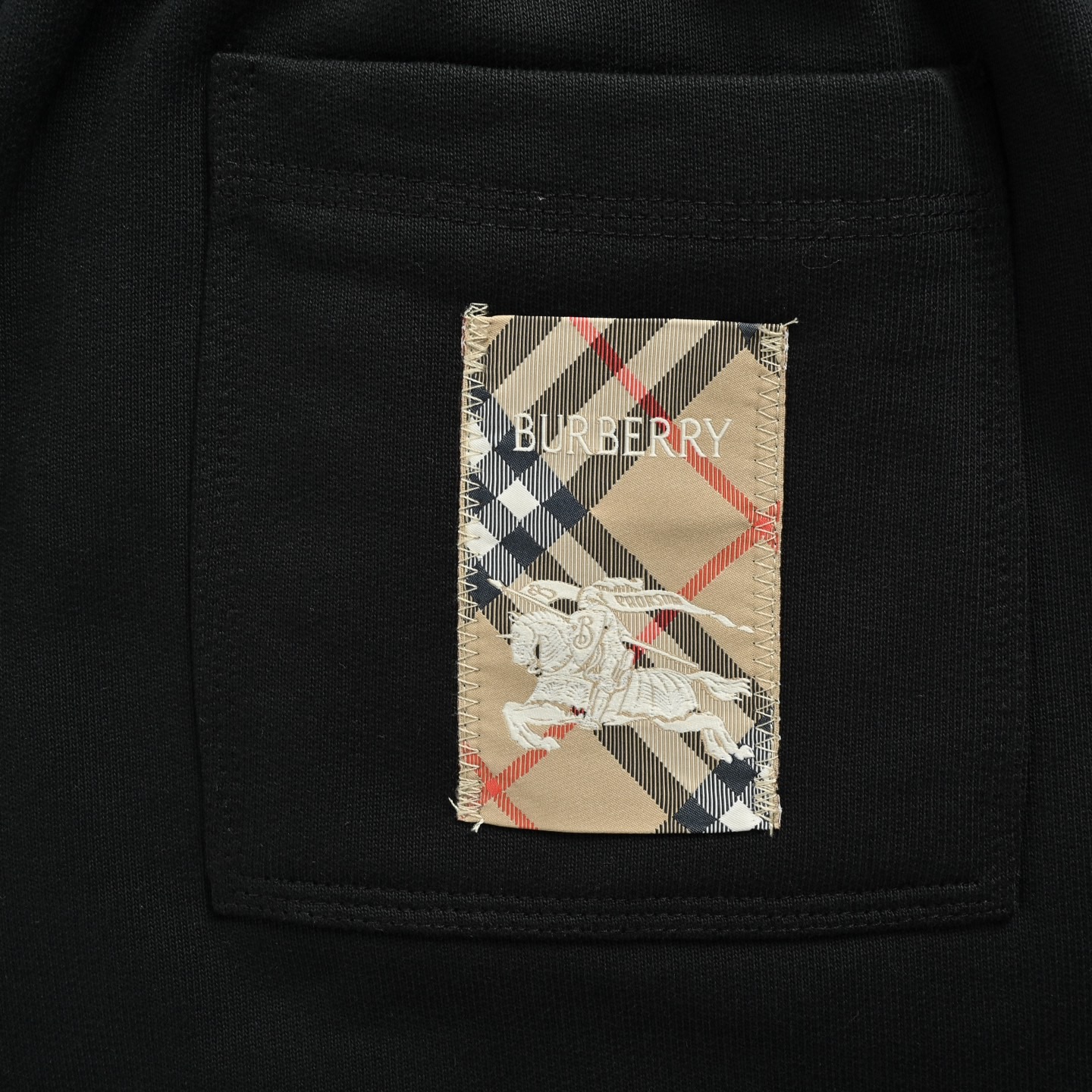 Burberry/巴宝莉 25ss 后袋格纹战马贴布短裤 BURBERRY新款短裤
