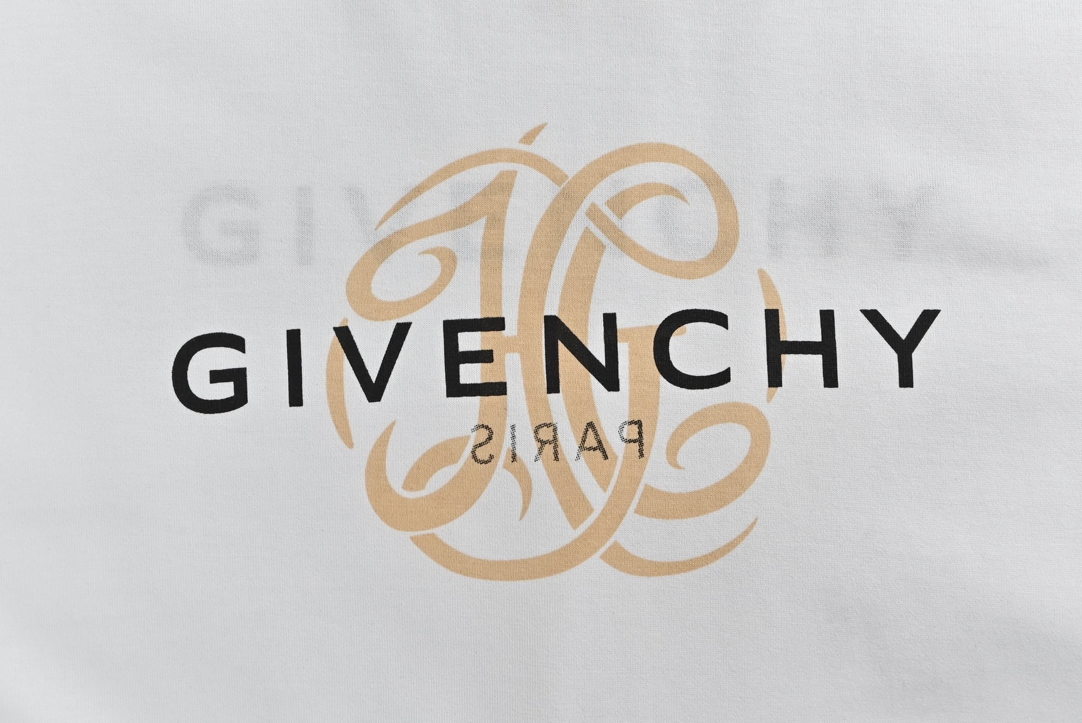 GIVENCHY/纪梵希 25ss 反转字母logo印花短袖-Chinese UA Cheap High Quatity Brand Clothes Bags handbags Sneakers wholesale wholesaler seller from China Factory suppliers Fashion Clothing Shoes best Quality Beautiful Price GIVENCHY/纪梵希 25ss 反转字母logo印花短袖