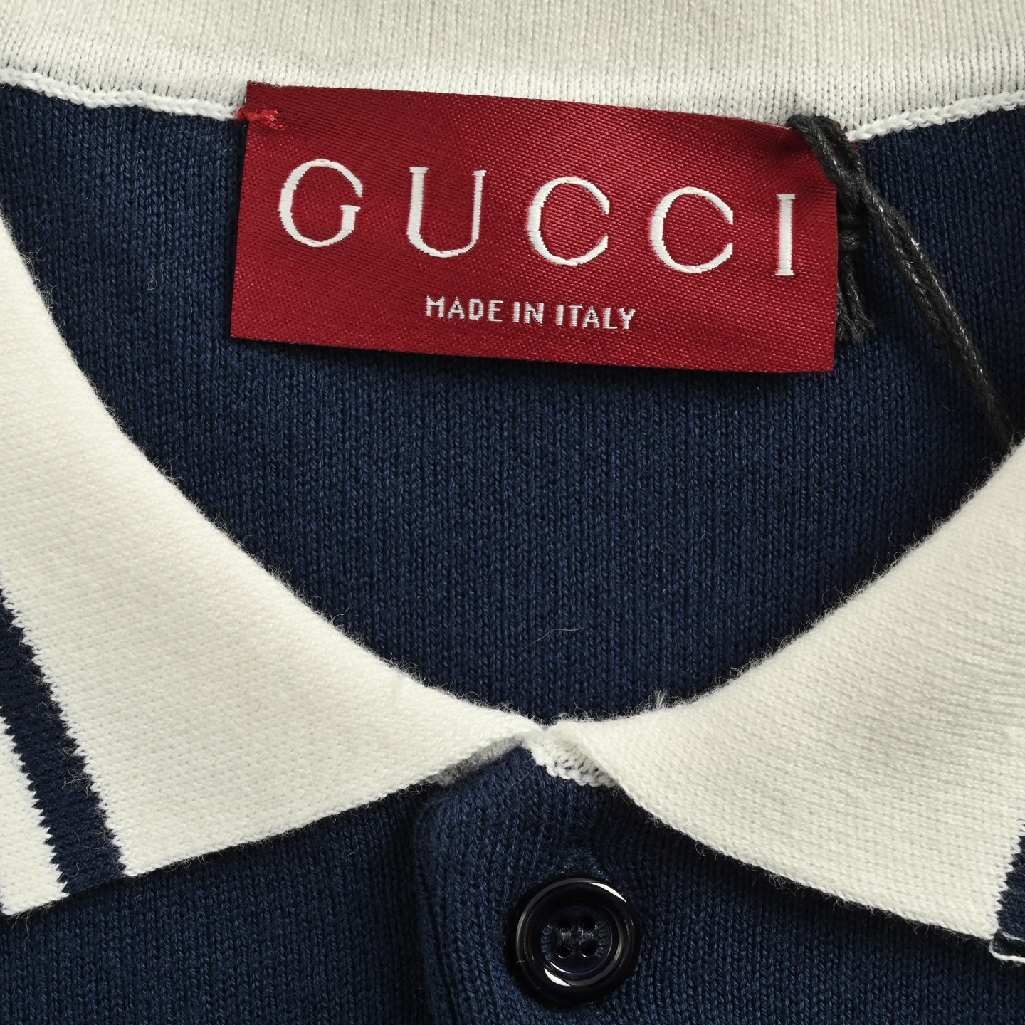 Gucci/古驰 25ss 条纹针织Polo短袖 G家 25ss新款Polo衫以条纹针织棉匠心打造 巧妙融入Gucci刺绣-Chinese UA Cheap High Quatity Brand Clothes Bags handbags Sneakers wholesale wholesaler seller from China Factory suppliers Fashion Clothing Shoes best Quality Beautiful Price Gucci/古驰 25ss 条纹针织Polo短袖 G家 25ss新款Polo衫以条纹针织棉匠心打造 巧妙融入Gucci刺绣