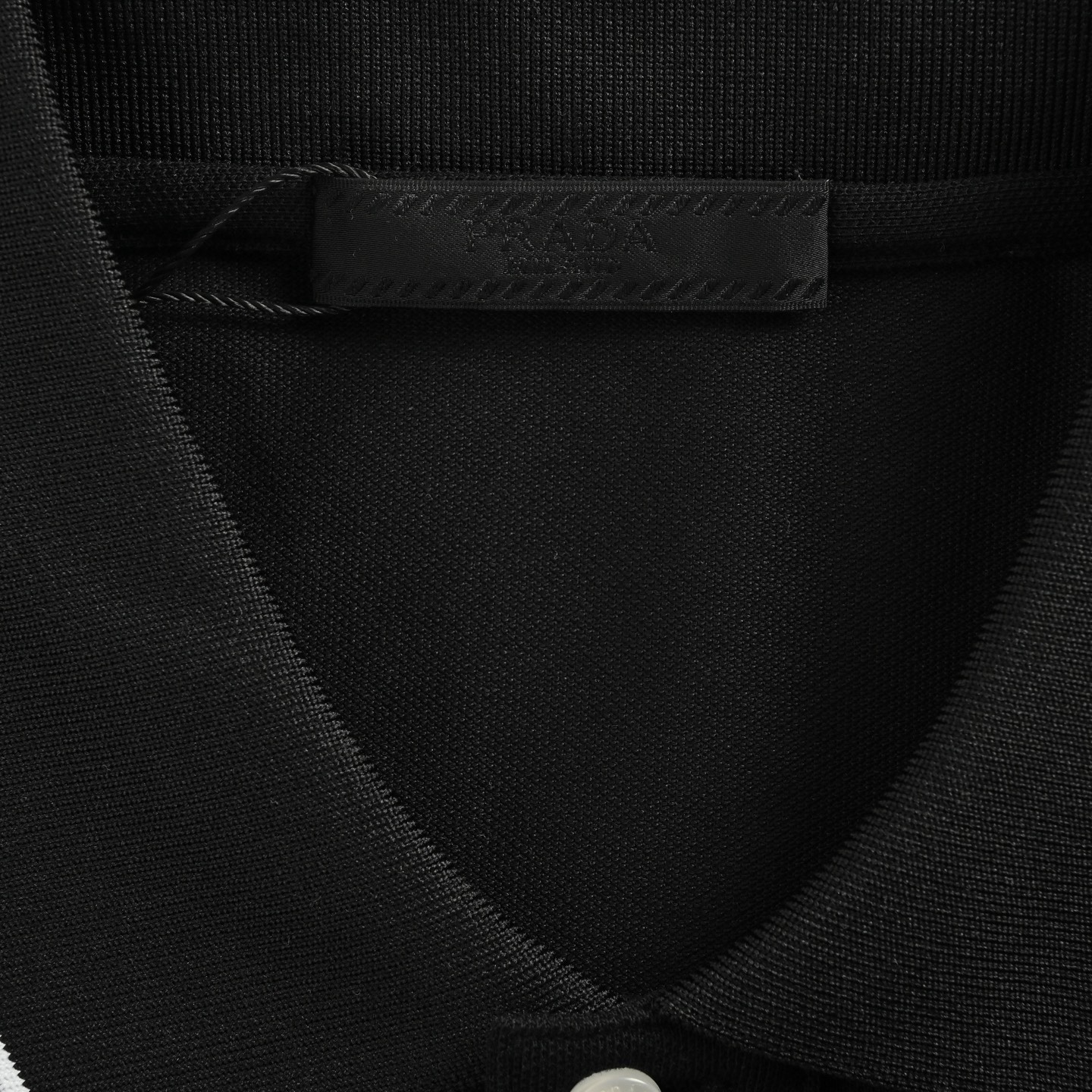 Prada/普拉达 硅胶饰条Polo短袖 胸前经典硅胶皮标字母logo-Chinese UA Cheap High Quatity Brand Clothes Bags handbags Sneakers wholesale wholesaler seller from China Factory suppliers Fashion Clothing Shoes best Quality Beautiful Price Prada/普拉达 硅胶饰条Polo短袖 胸前经典硅胶皮标字母logo