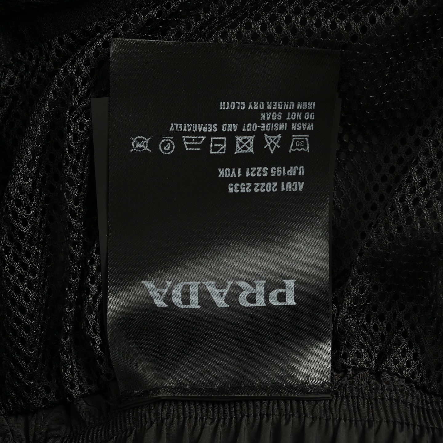 Prada/普拉达25ss 腰际三角标沙滩短裤-Chinese UA Cheap High Quatity Brand Clothes Bags handbags Sneakers wholesale wholesaler seller from China Factory suppliers Fashion Clothing Shoes best Quality Beautiful Price Prada/普拉达25ss 腰际三角标沙滩短裤