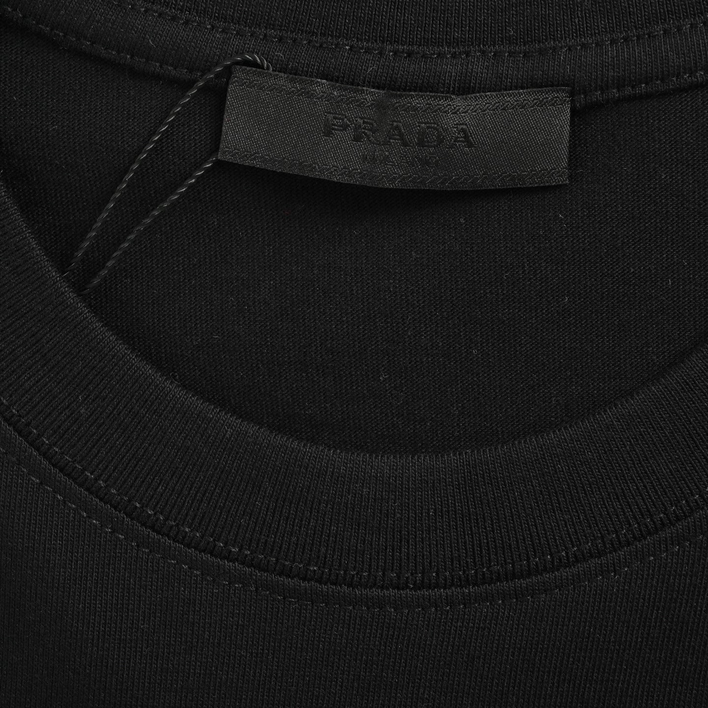 Prada/普拉达 25ss 镂空字母印花logo短袖-Chinese UA Cheap High Quatity Brand Clothes Bags handbags Sneakers wholesale wholesaler seller from China Factory suppliers Fashion Clothing Shoes best Quality Beautiful Price Prada/普拉达 25ss 镂空字母印花logo短袖