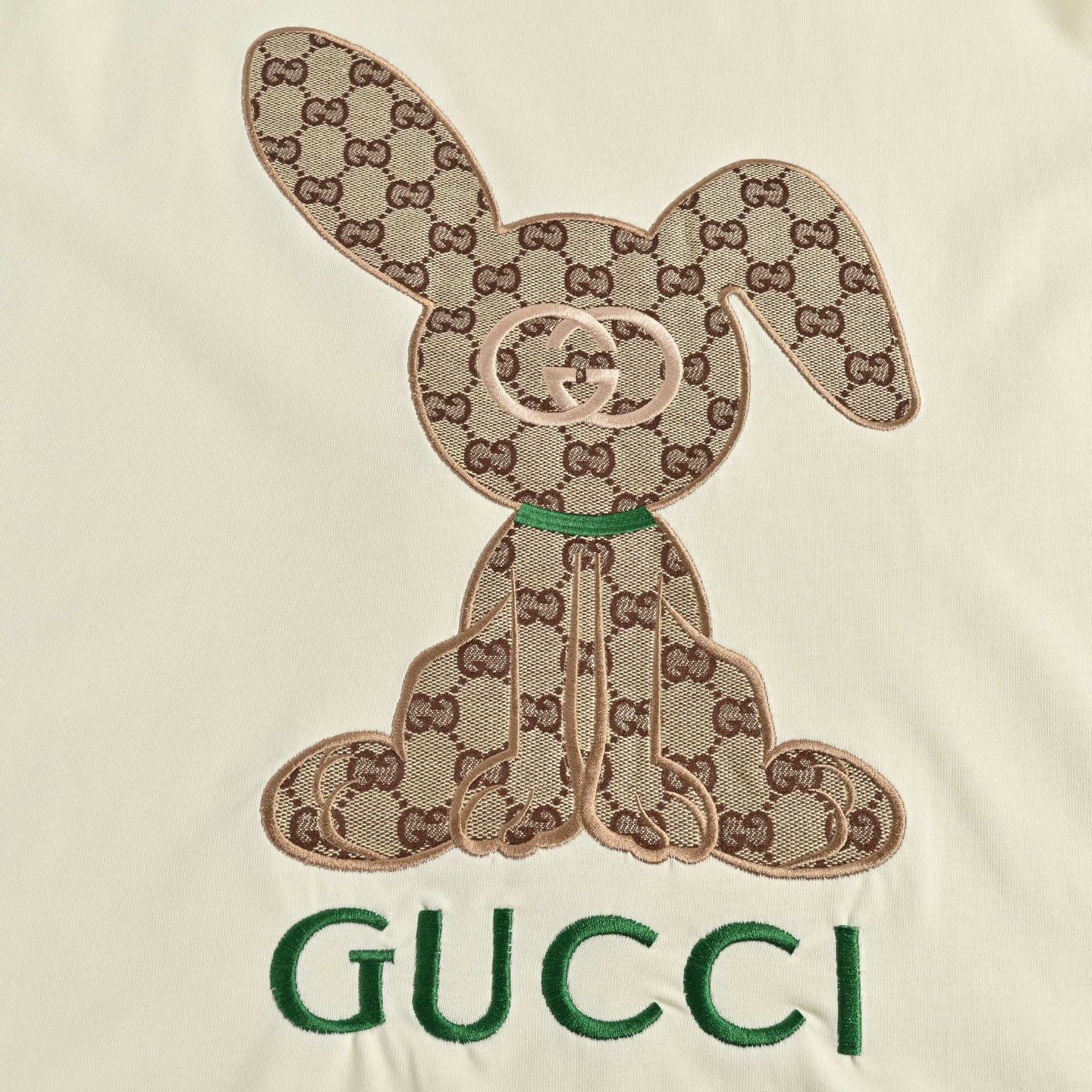 Gucci/古驰 23ss 老花兔贴布刺绣短袖-Chinese UA Cheap High Quatity Brand Clothes Bags handbags Sneakers wholesale wholesaler seller from China Factory suppliers Fashion Clothing Shoes best Quality Beautiful Price Gucci/古驰 23ss 老花兔贴布刺绣短袖