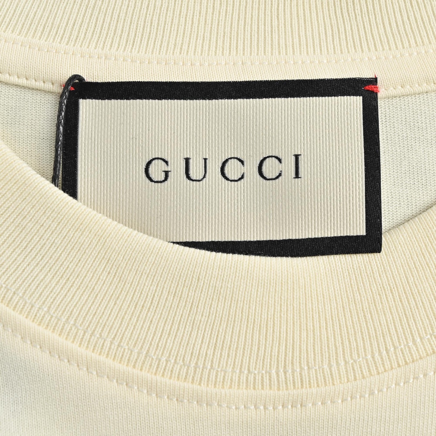 Gucci/古驰 23ss 老花兔贴布刺绣短袖-Chinese UA Cheap High Quatity Brand Clothes Bags handbags Sneakers wholesale wholesaler seller from China Factory suppliers Fashion Clothing Shoes best Quality Beautiful Price Gucci/古驰 23ss 老花兔贴布刺绣短袖
