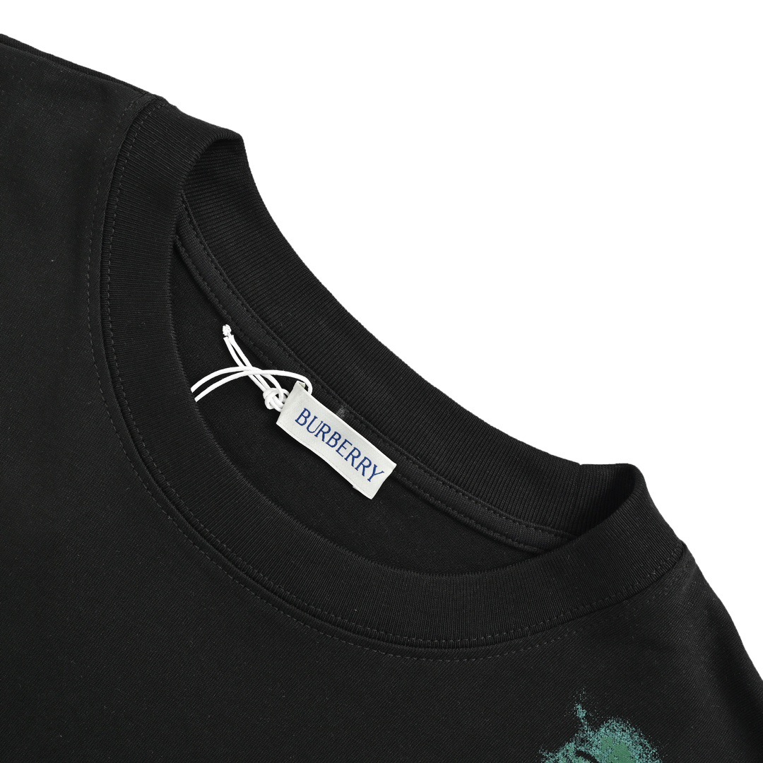 Burberry/巴宝莉 24ss 肩膀战马印花短袖-Chinese UA Cheap High Quatity Brand Clothes Bags handbags Sneakers wholesale wholesaler seller from China Factory suppliers Fashion Clothing Shoes best Quality Beautiful Price Burberry/巴宝莉 24ss 肩膀战马印花短袖