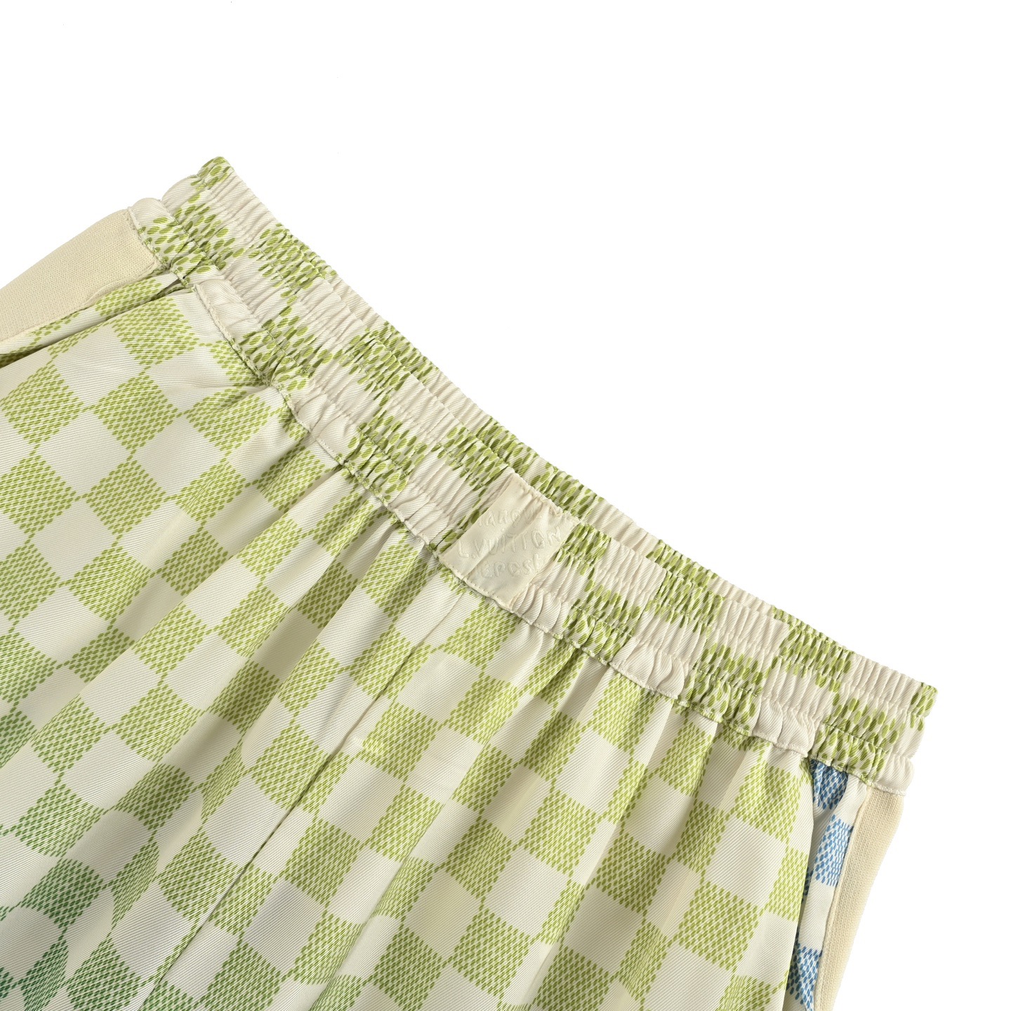 Louis Vuitton/路易威登 渐变棋盘格短裤 LV新款桑蚕丝短裤-Chinese UA Cheap High Quatity Brand Clothes Bags handbags Sneakers wholesale wholesaler seller from China Factory suppliers Fashion Clothing Shoes best Quality Beautiful Price Louis Vuitton/路易威登 渐变棋盘格短裤 LV新款桑蚕丝短裤