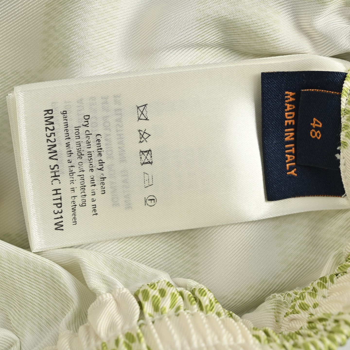 Louis Vuitton/路易威登 渐变棋盘格短裤 LV新款桑蚕丝短裤-Chinese UA Cheap High Quatity Brand Clothes Bags handbags Sneakers wholesale wholesaler seller from China Factory suppliers Fashion Clothing Shoes best Quality Beautiful Price Louis Vuitton/路易威登 渐变棋盘格短裤 LV新款桑蚕丝短裤