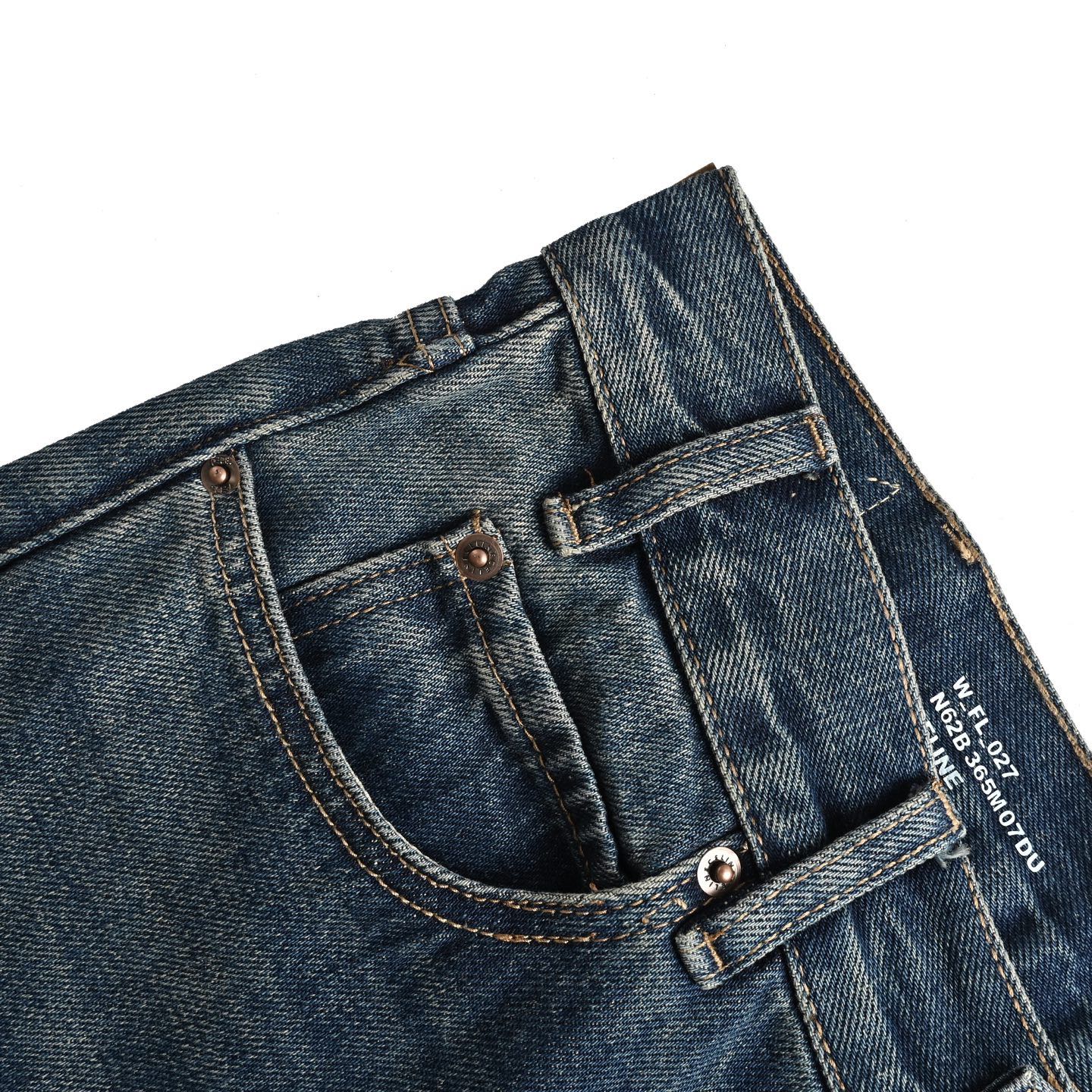 Celine/赛琳 水洗微喇牛仔裤