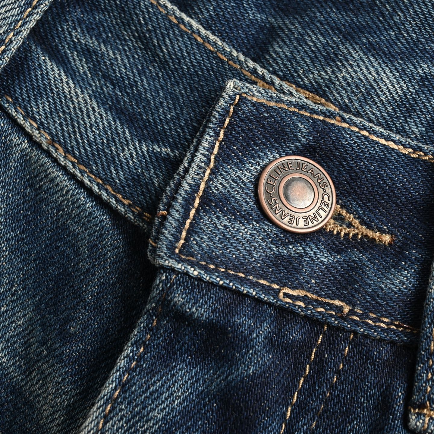 Celine/赛琳 水洗微喇牛仔裤