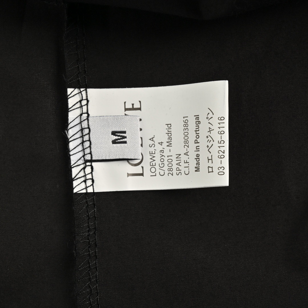 Loewe/罗意威 24Fw 皮牌口袋衬衫 上身效果极致发挥