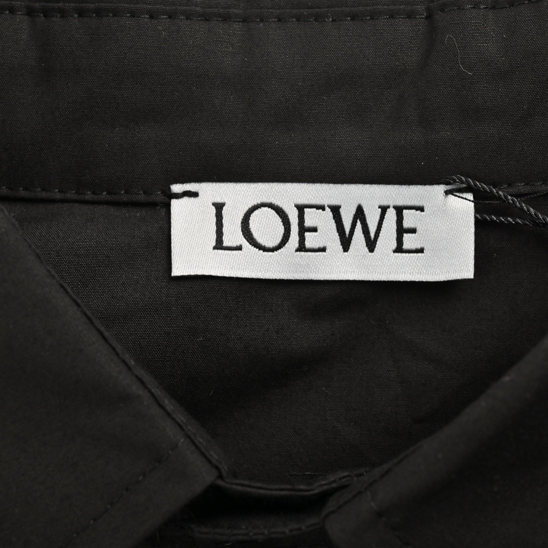 Loewe/罗意威 24Fw 皮牌口袋衬衫 上身效果极致发挥