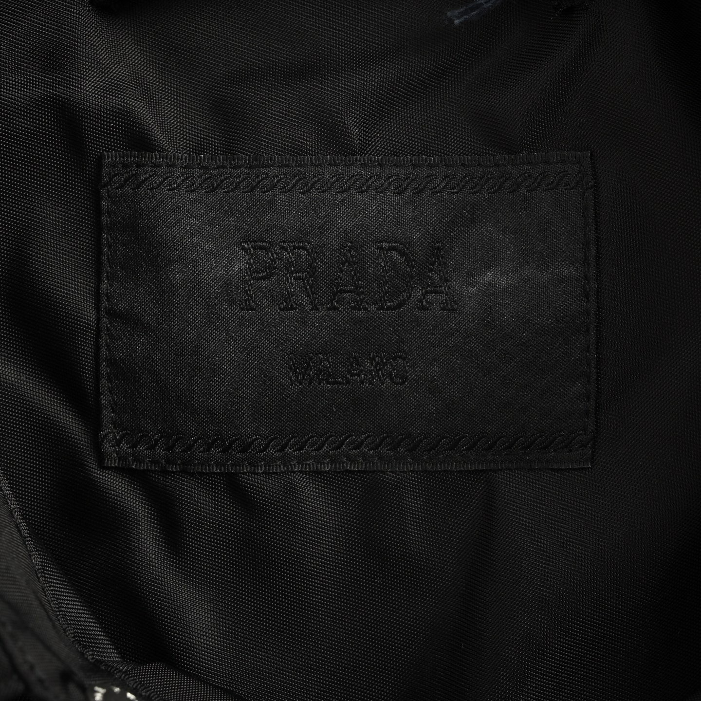 Prada/普拉达 尼龙三角标衬衫夹克外套-Chinese UA Cheap High Quatity Brand Clothes Bags handbags Sneakers wholesale wholesaler seller from China Factory suppliers Fashion Clothing Shoes best Quality Beautiful Price Prada/普拉达 尼龙三角标衬衫夹克外套