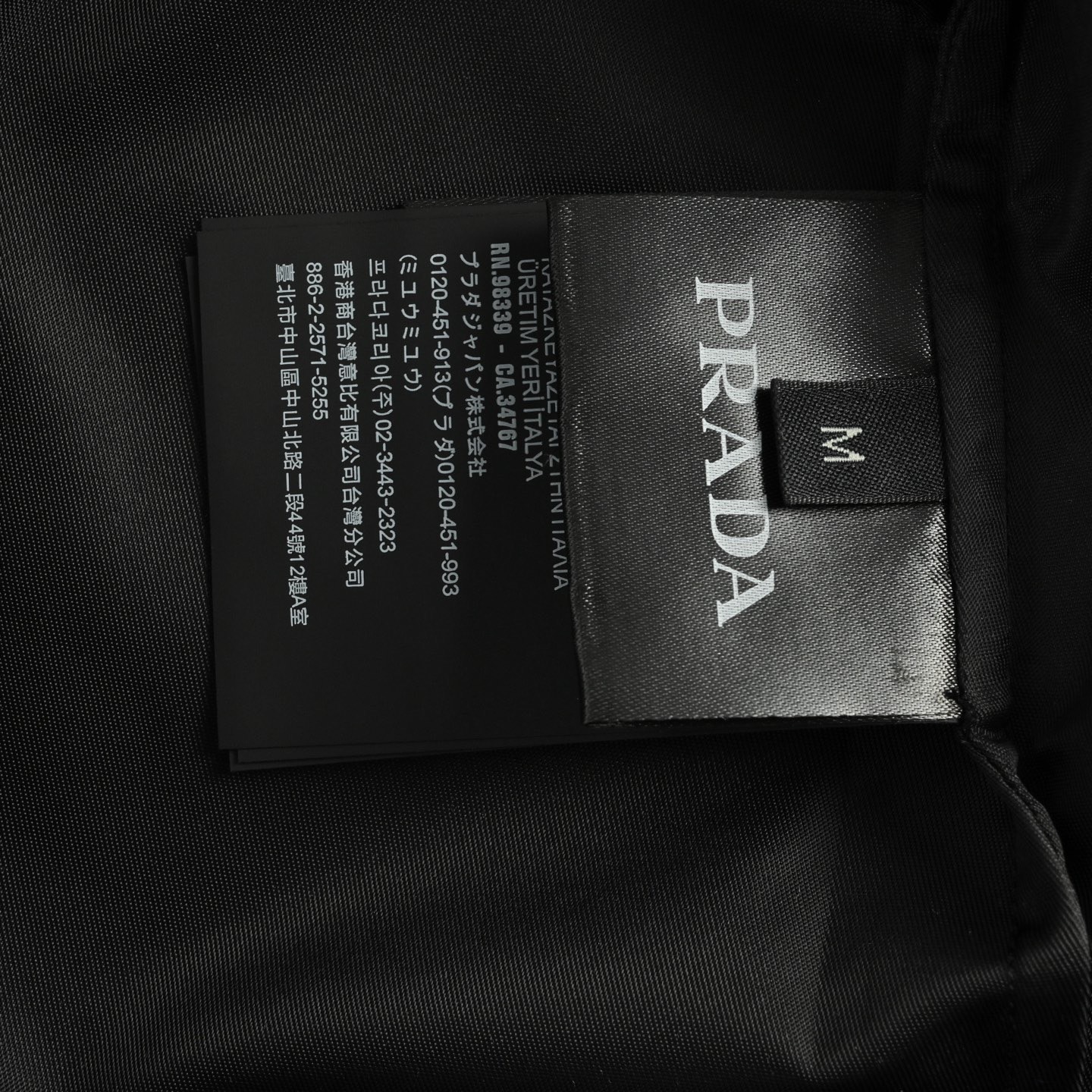 Prada/普拉达 尼龙三角标衬衫夹克外套-Chinese UA Cheap High Quatity Brand Clothes Bags handbags Sneakers wholesale wholesaler seller from China Factory suppliers Fashion Clothing Shoes best Quality Beautiful Price Prada/普拉达 尼龙三角标衬衫夹克外套