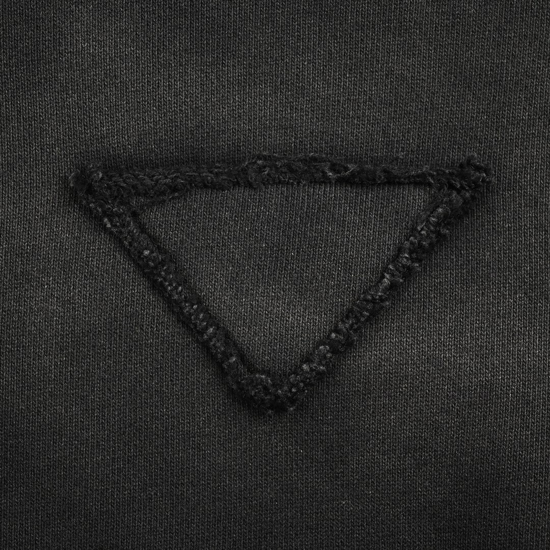 Prada/普拉达 24Fw 三角布标水洗渐变圆领卫衣