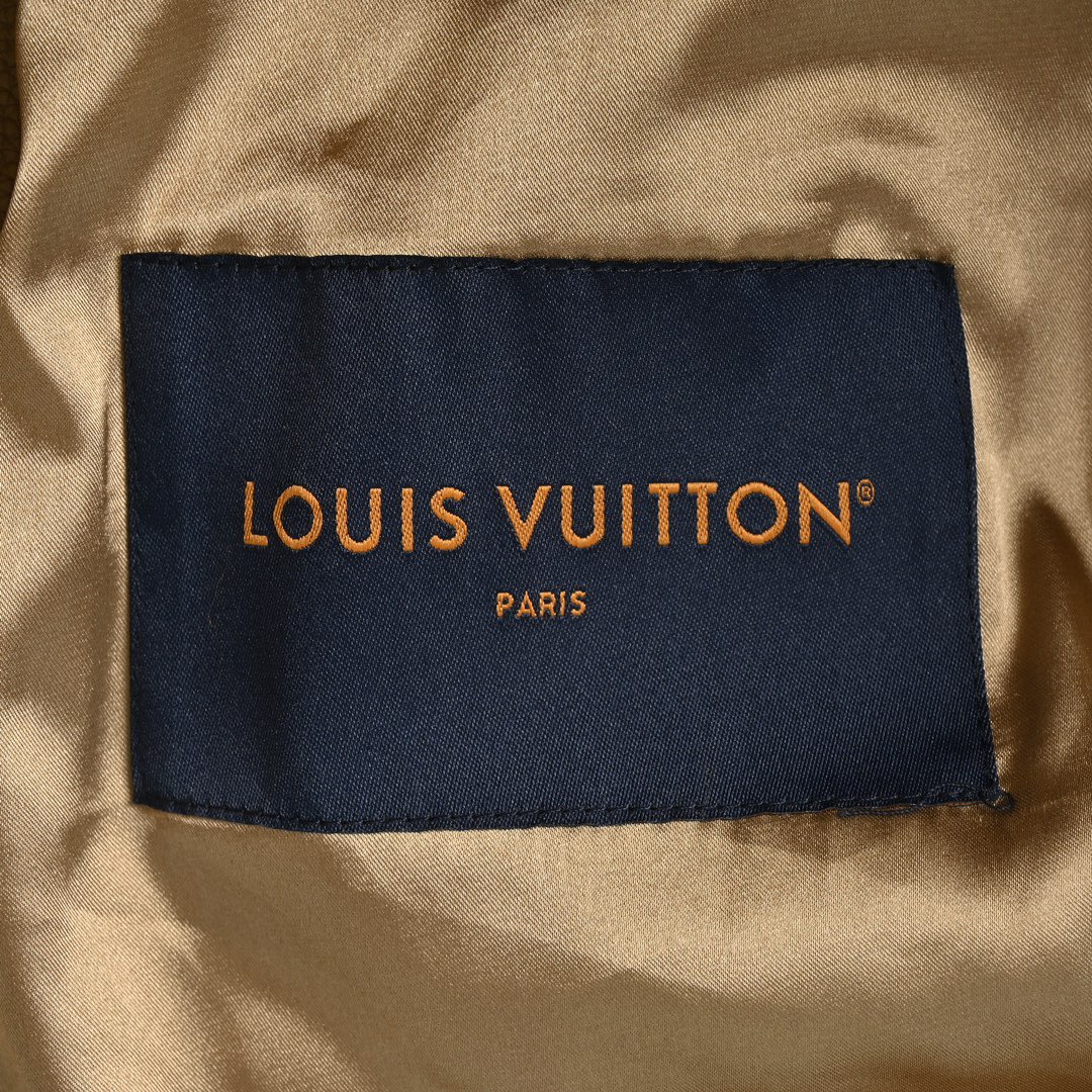 Louis Vuitton/路易威登 24Fw 菲董花卉刺绣皮衣-Chinese UA Cheap High Quatity Brand Clothes Bags handbags Sneakers wholesale wholesaler seller from China Factory suppliers Fashion Clothing Shoes best Quality Beautiful Price Louis Vuitton/路易威登 24Fw 菲董花卉刺绣皮衣