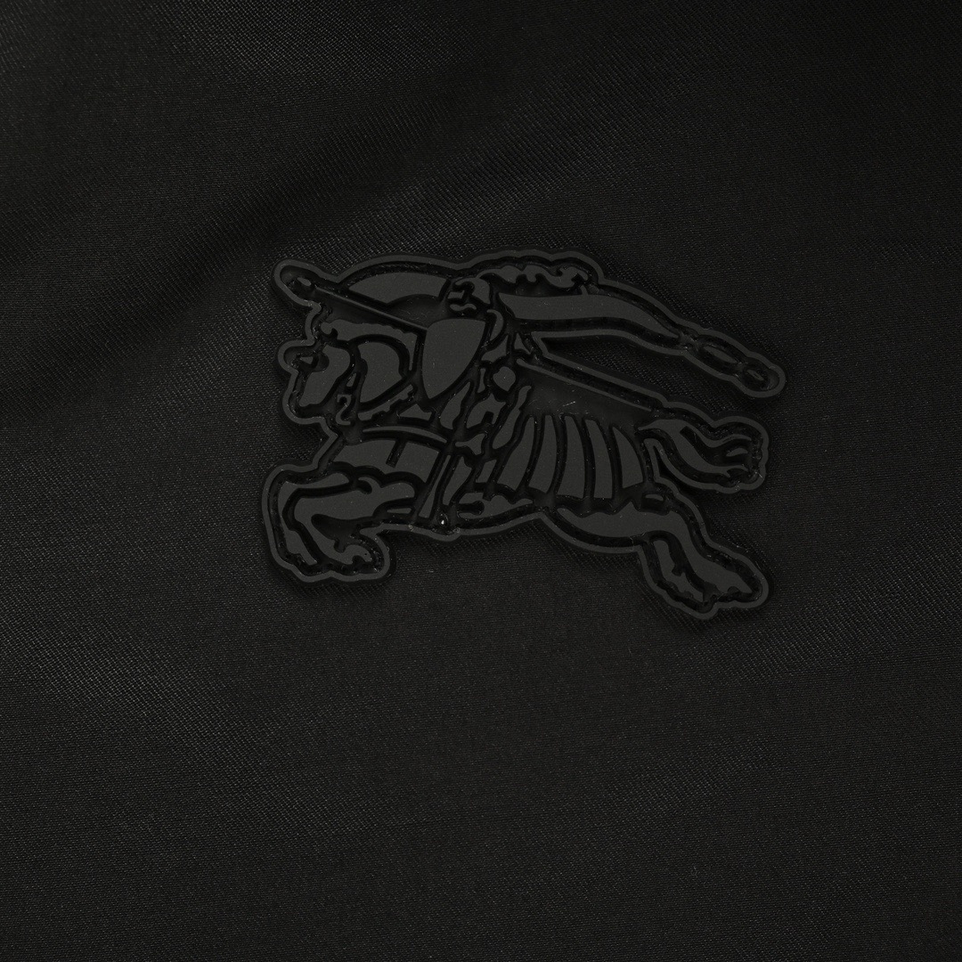 Burberry/巴宝莉 经典格纹硅胶战马双面穿风衣夹克外套